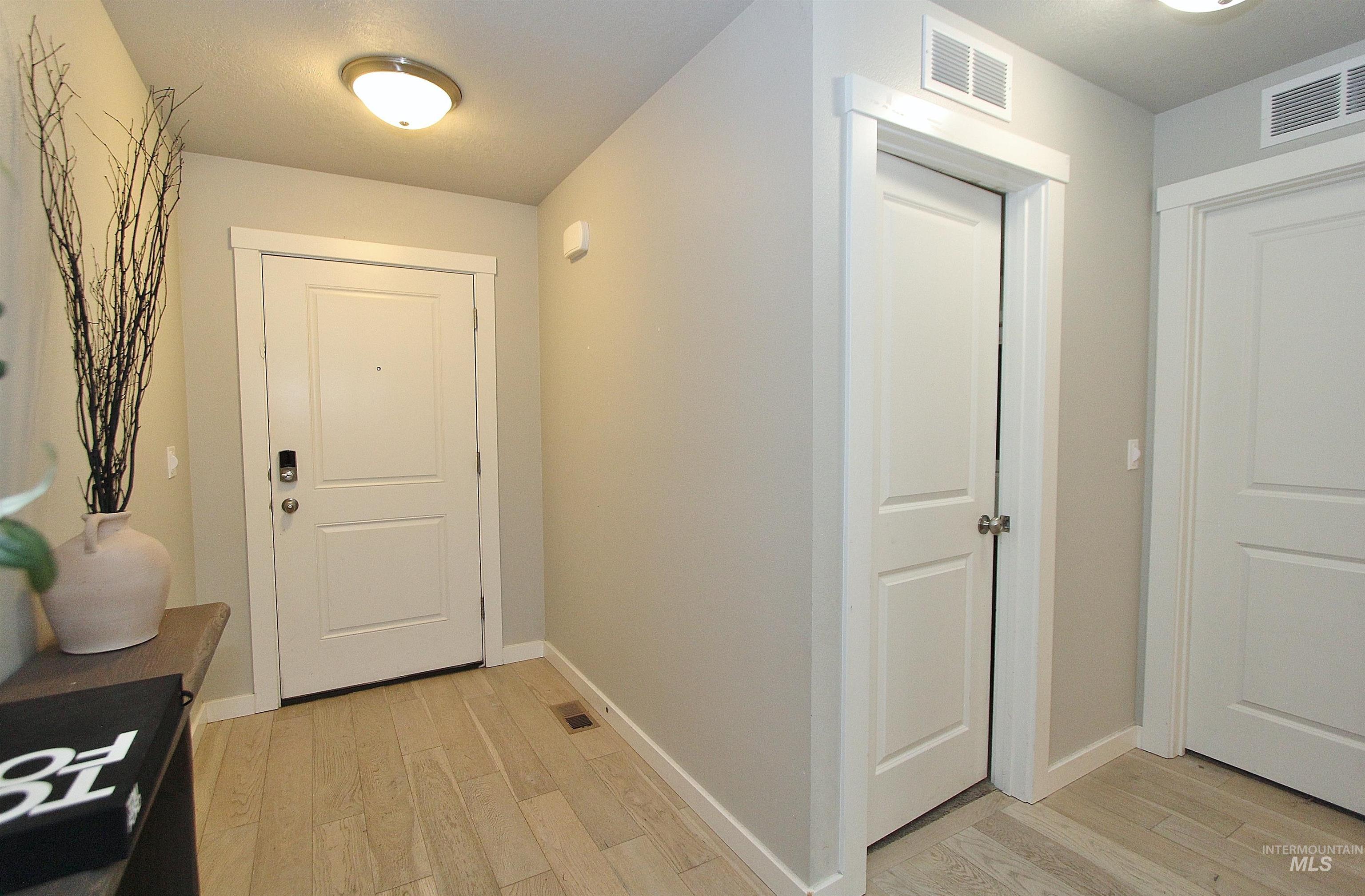 350 Syringa Springs Dr. Property Photo 2