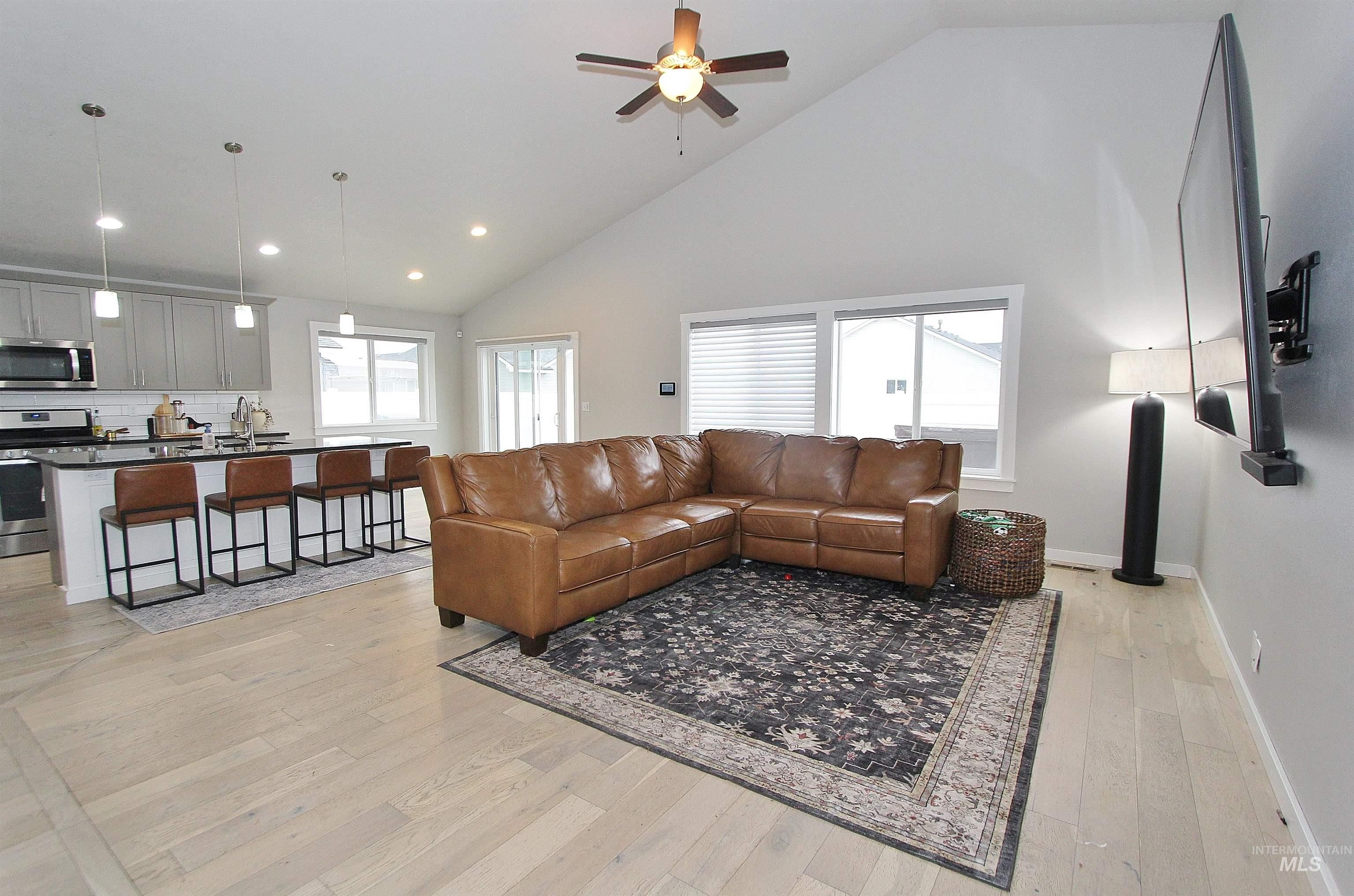 350 Syringa Springs Dr. Property Photo 3