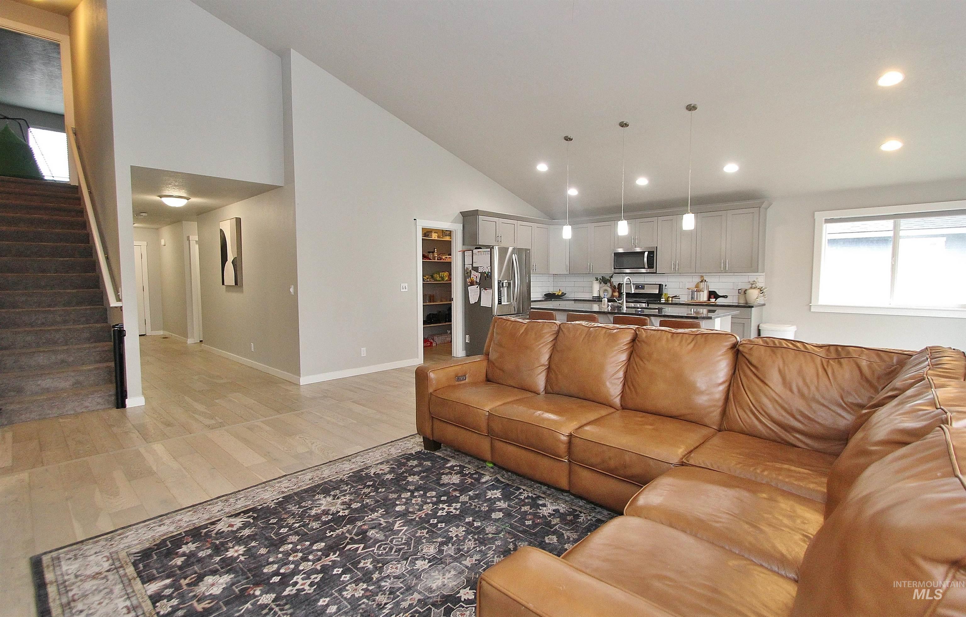 350 Syringa Springs Dr. Property Photo 4