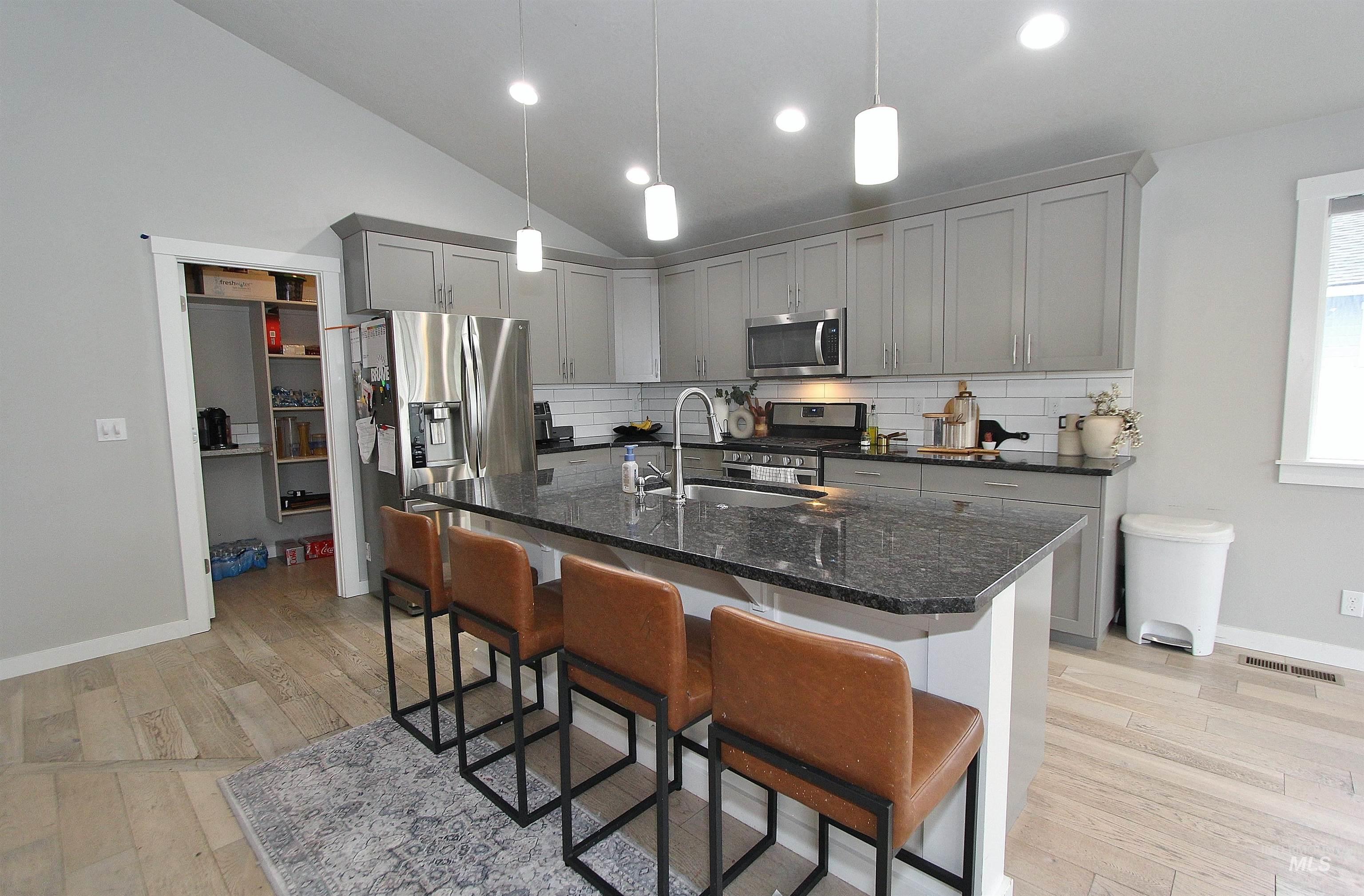 350 Syringa Springs Dr. Property Photo 5