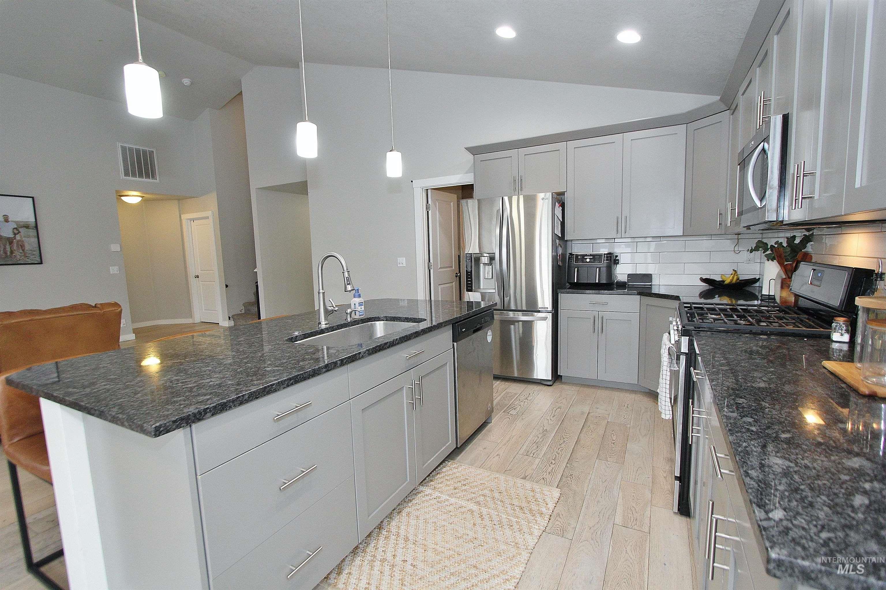 350 Syringa Springs Dr. Property Photo 7