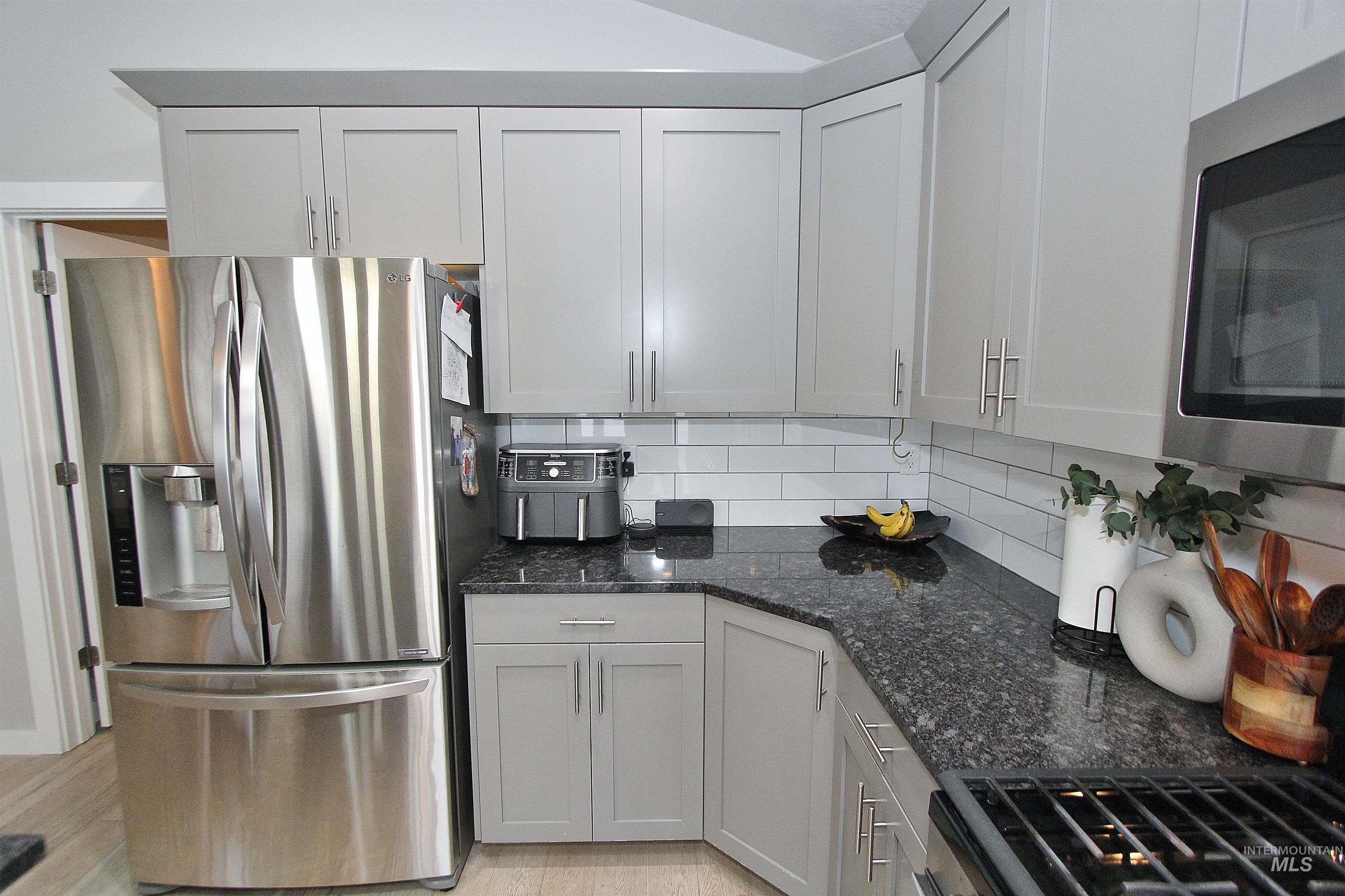 350 Syringa Springs Dr. Property Photo 9