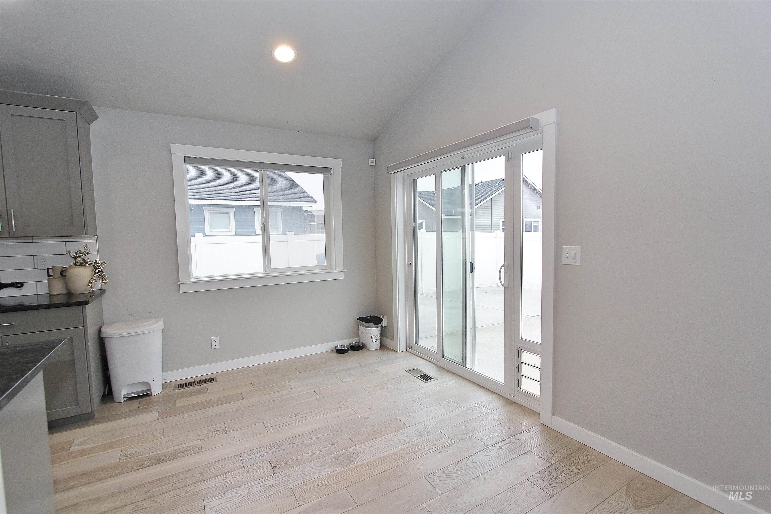 350 Syringa Springs Dr. Property Photo 10