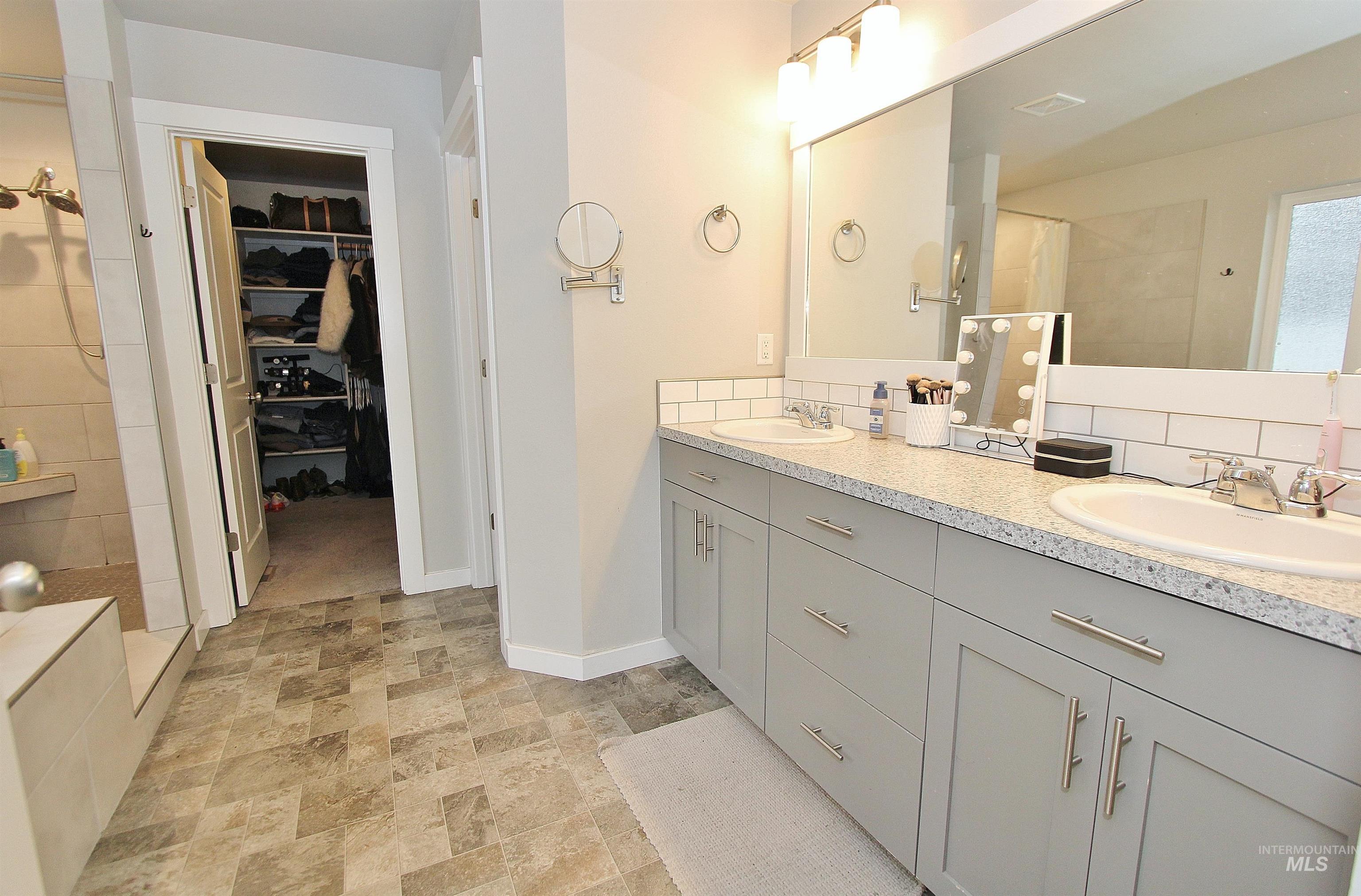350 Syringa Springs Dr. Property Photo 17