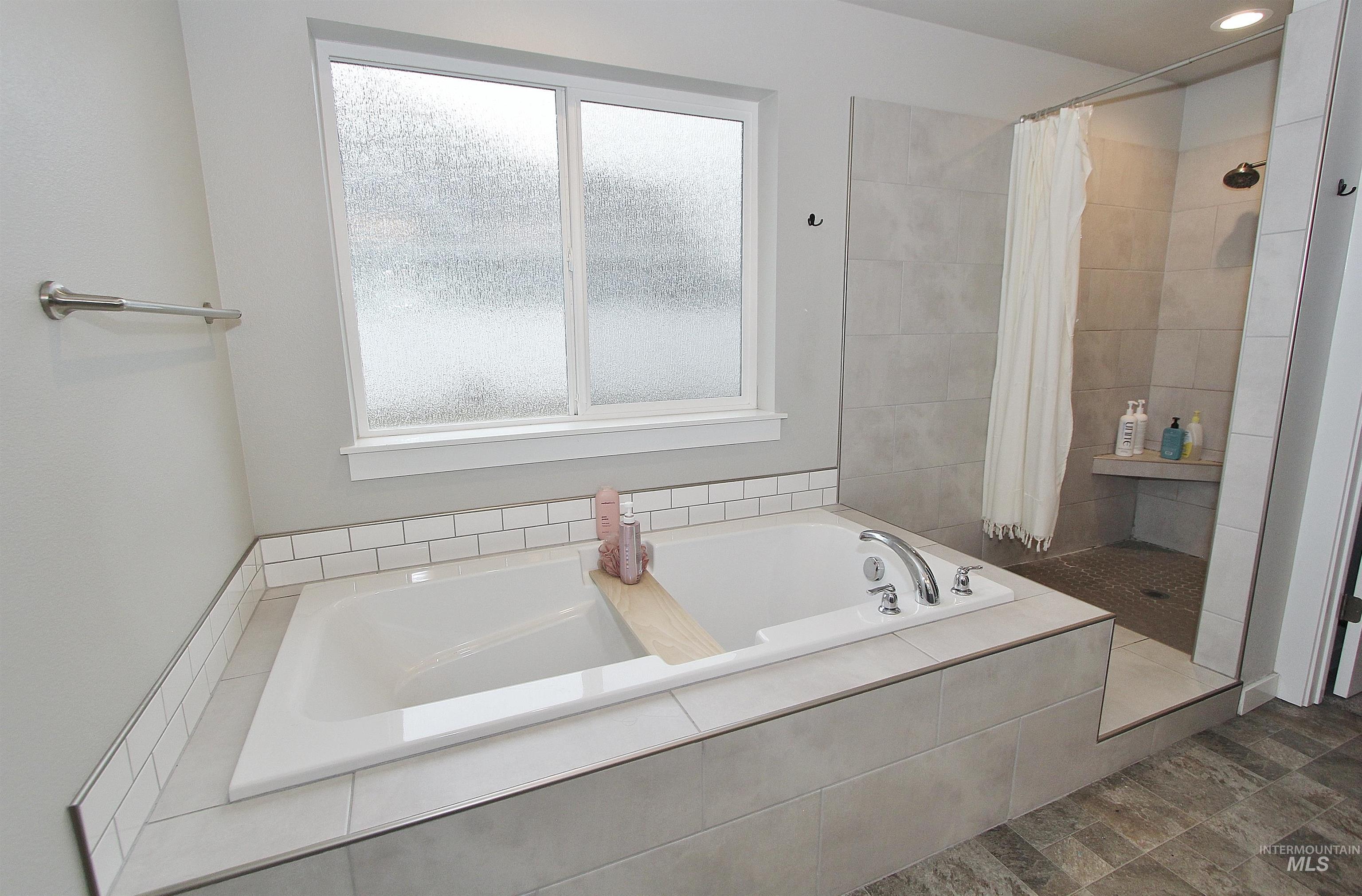350 Syringa Springs Dr. Property Photo 18