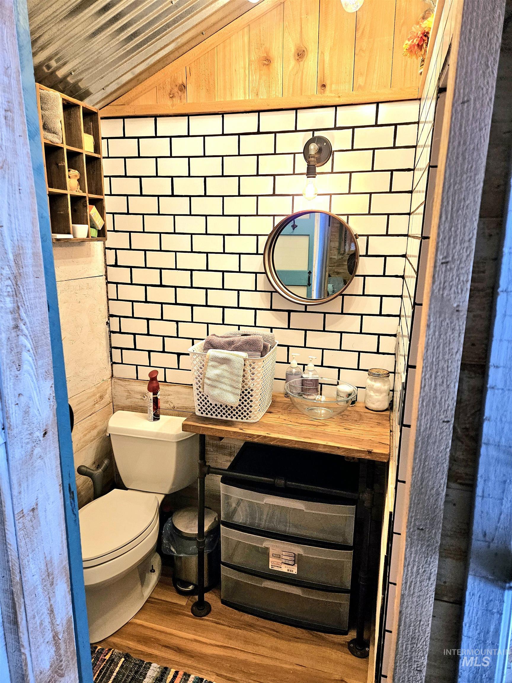 98971571 Property Photo 19