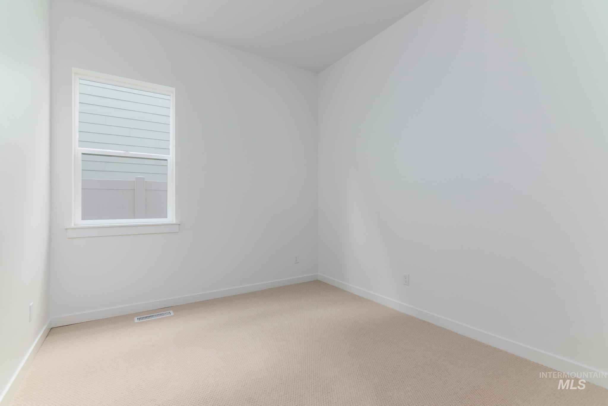 8521 W Stillmore St Property Photo 21