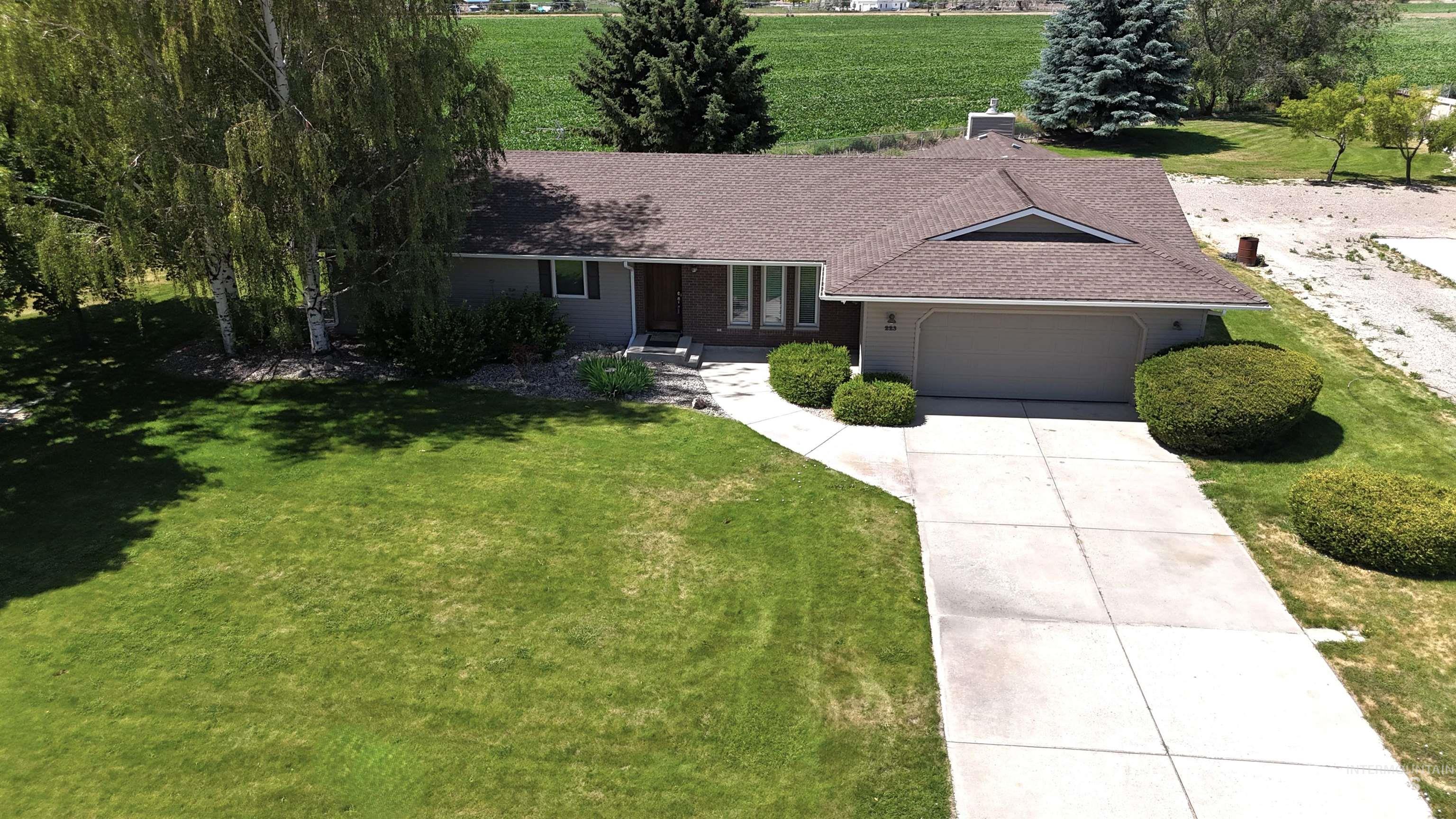 223 Hillcrest Rd Property Photo 2