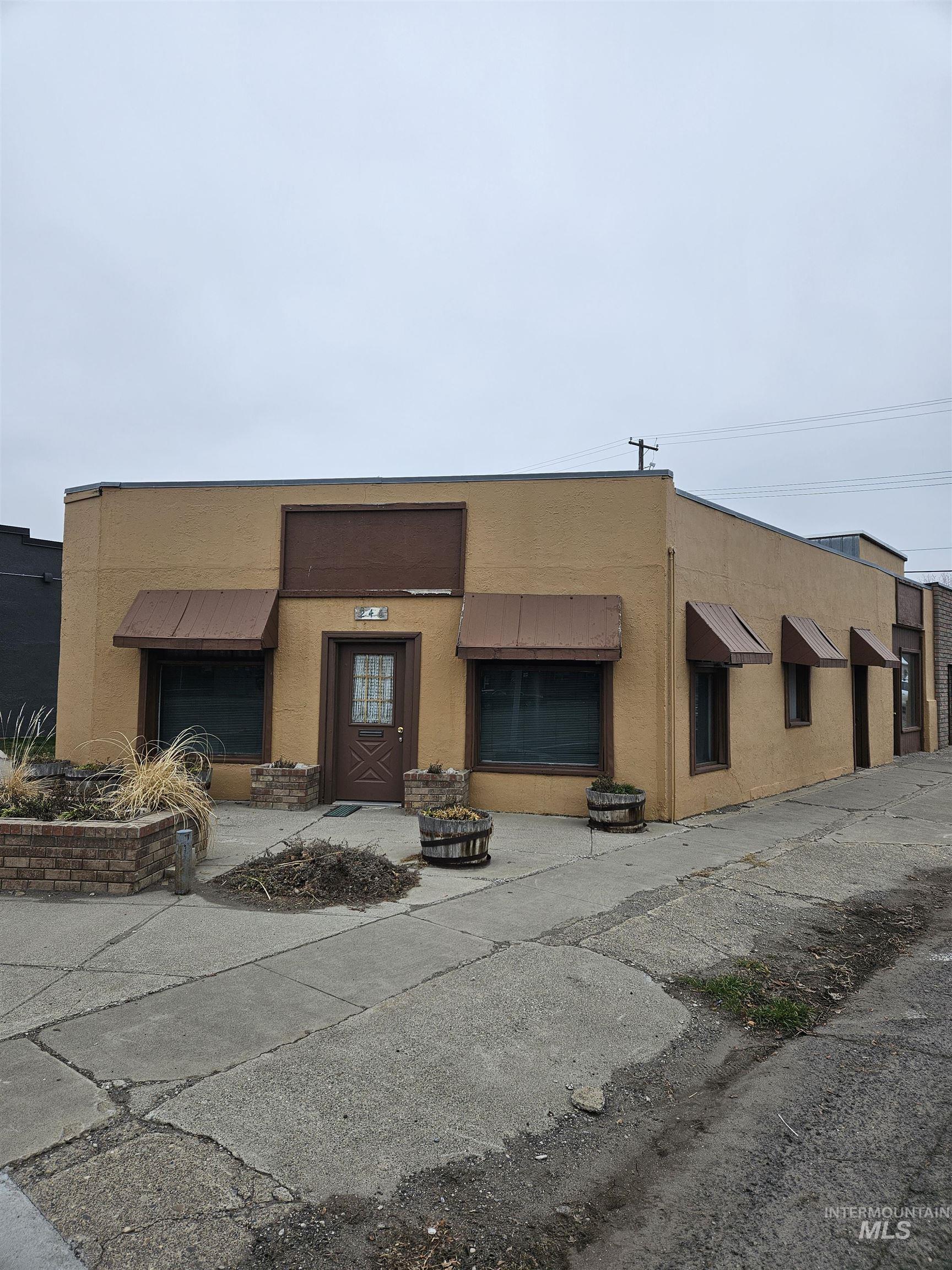 246 M & 116 3rd Main Street Property Photo 2