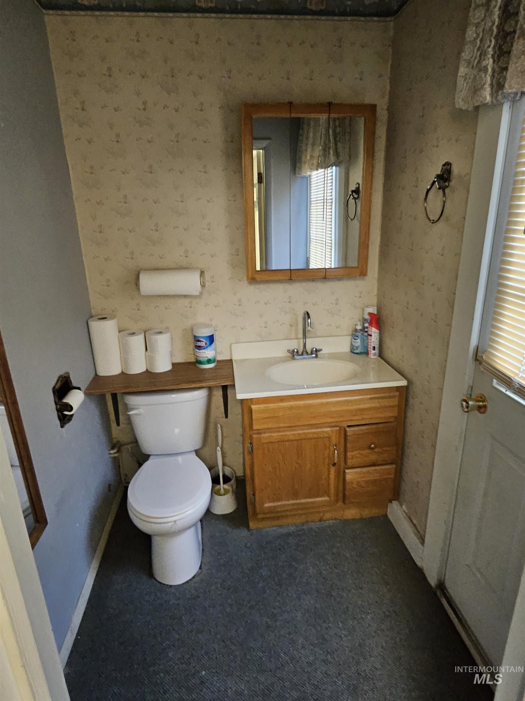 246 M & 116 3rd Main Street Property Photo 8