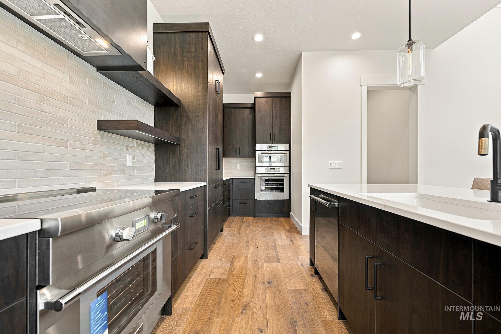2 Dockside Circle Property Photo 7