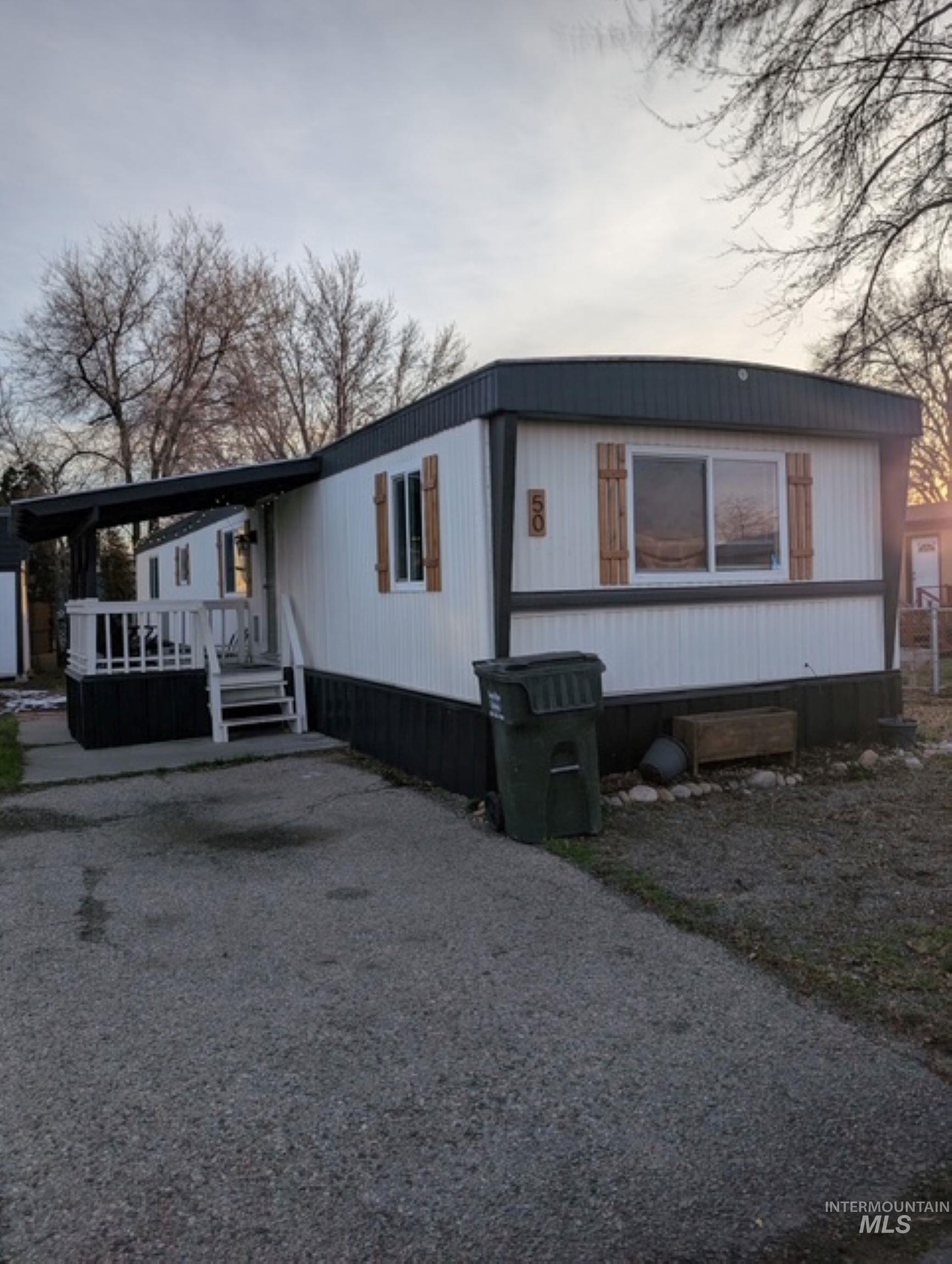 50 Nw Barlington St Property Photo 1