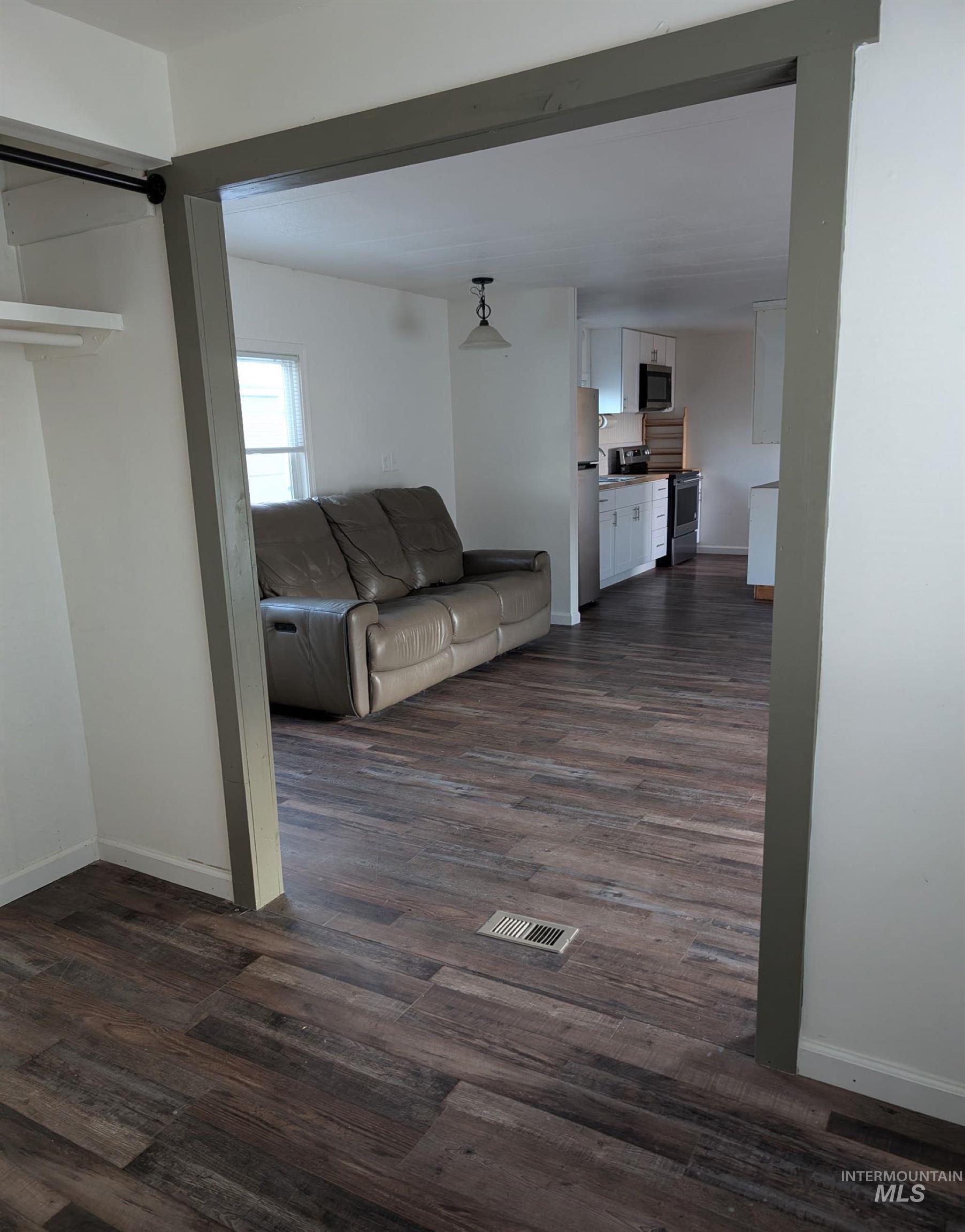 50 Nw Barlington St Property Photo 8