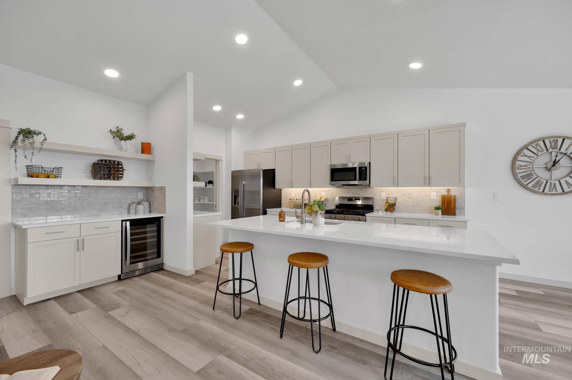 11061 Claremont St Property Photo 6
