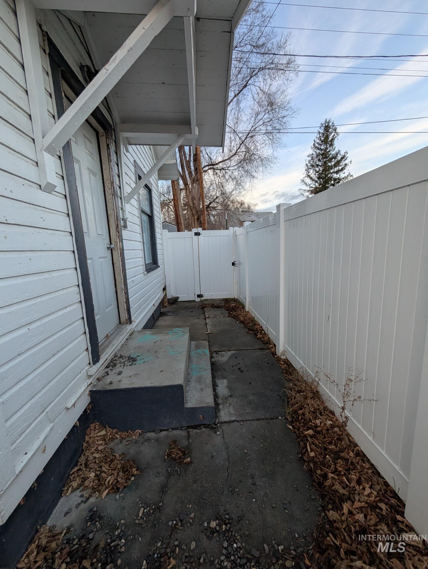529 N 5th Ave Property Photo 11