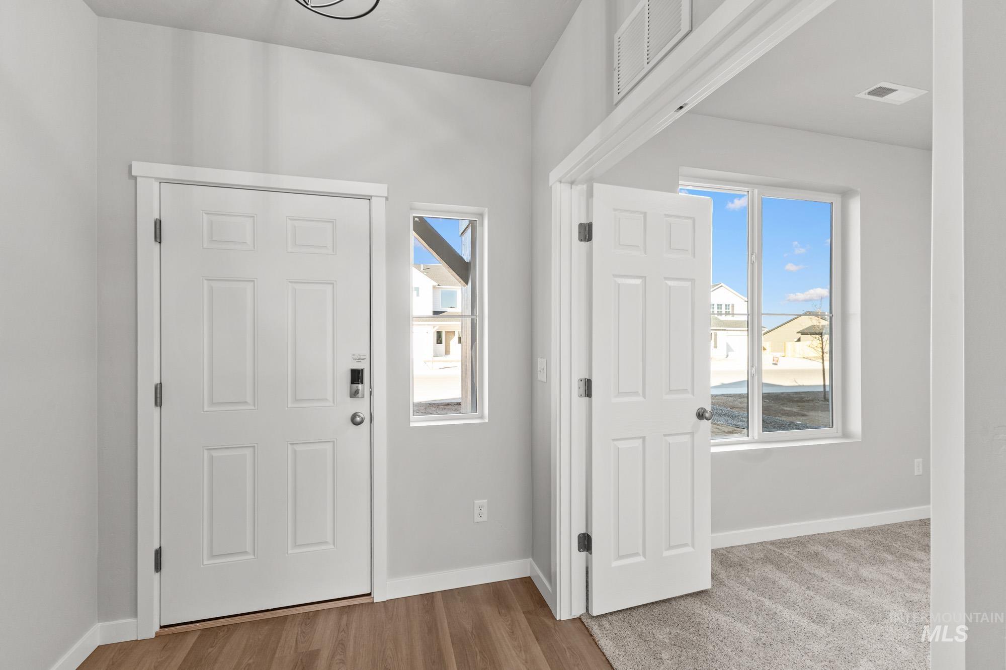 13713 Judson St Property Photo 2