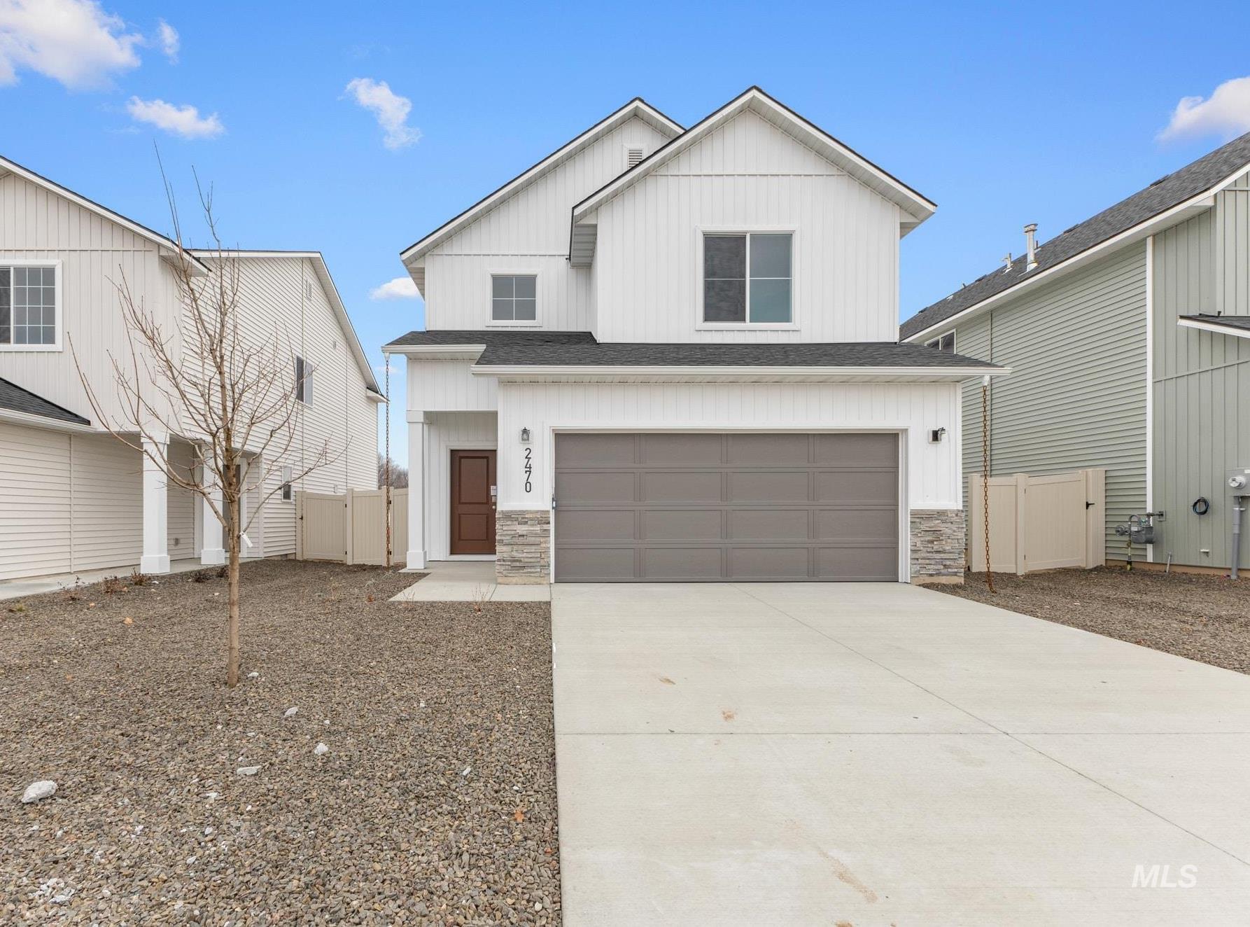 2470 W Fallon Lp Property Photo 1