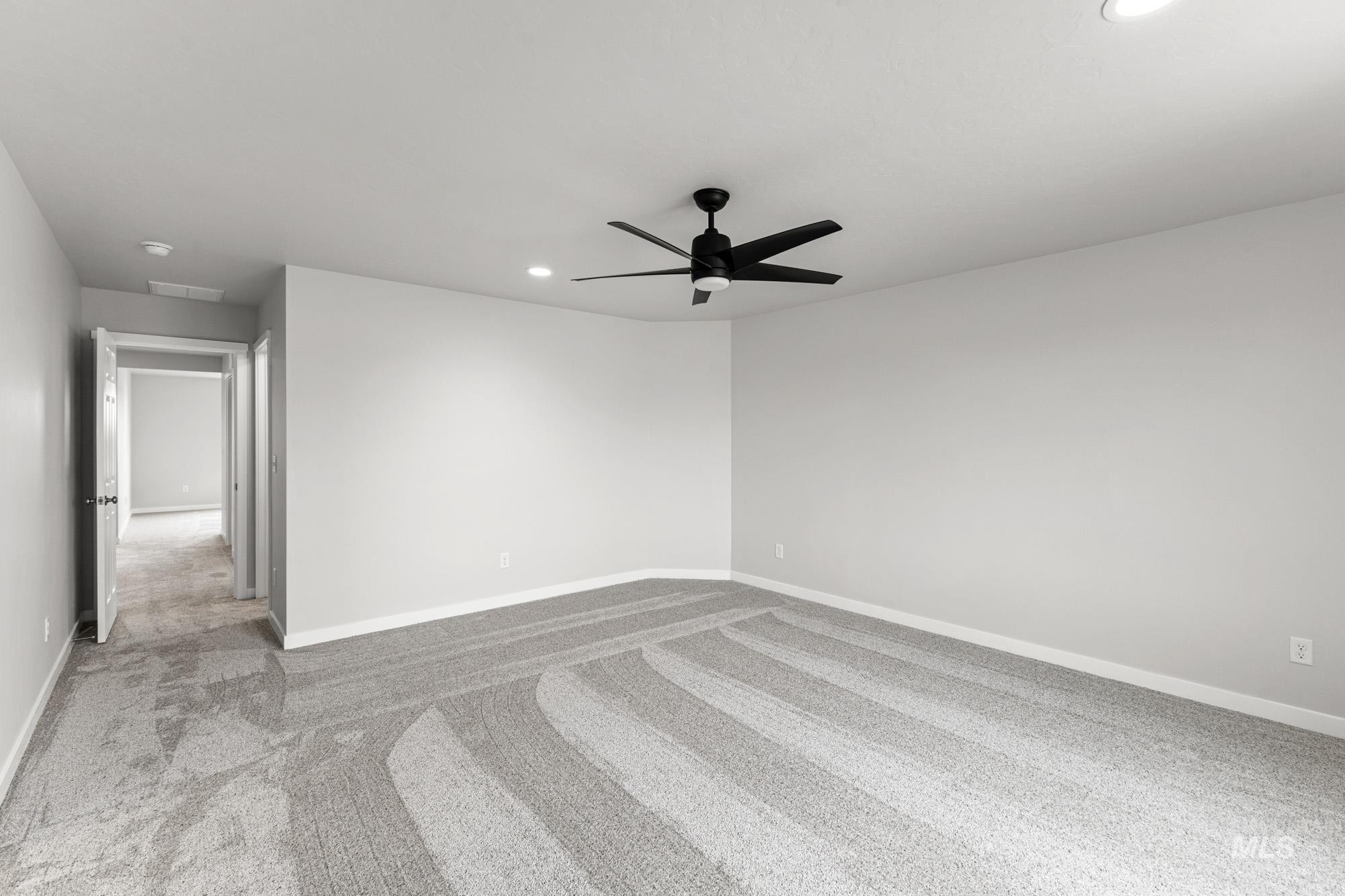 2470 W Fallon Lp Property Photo 15
