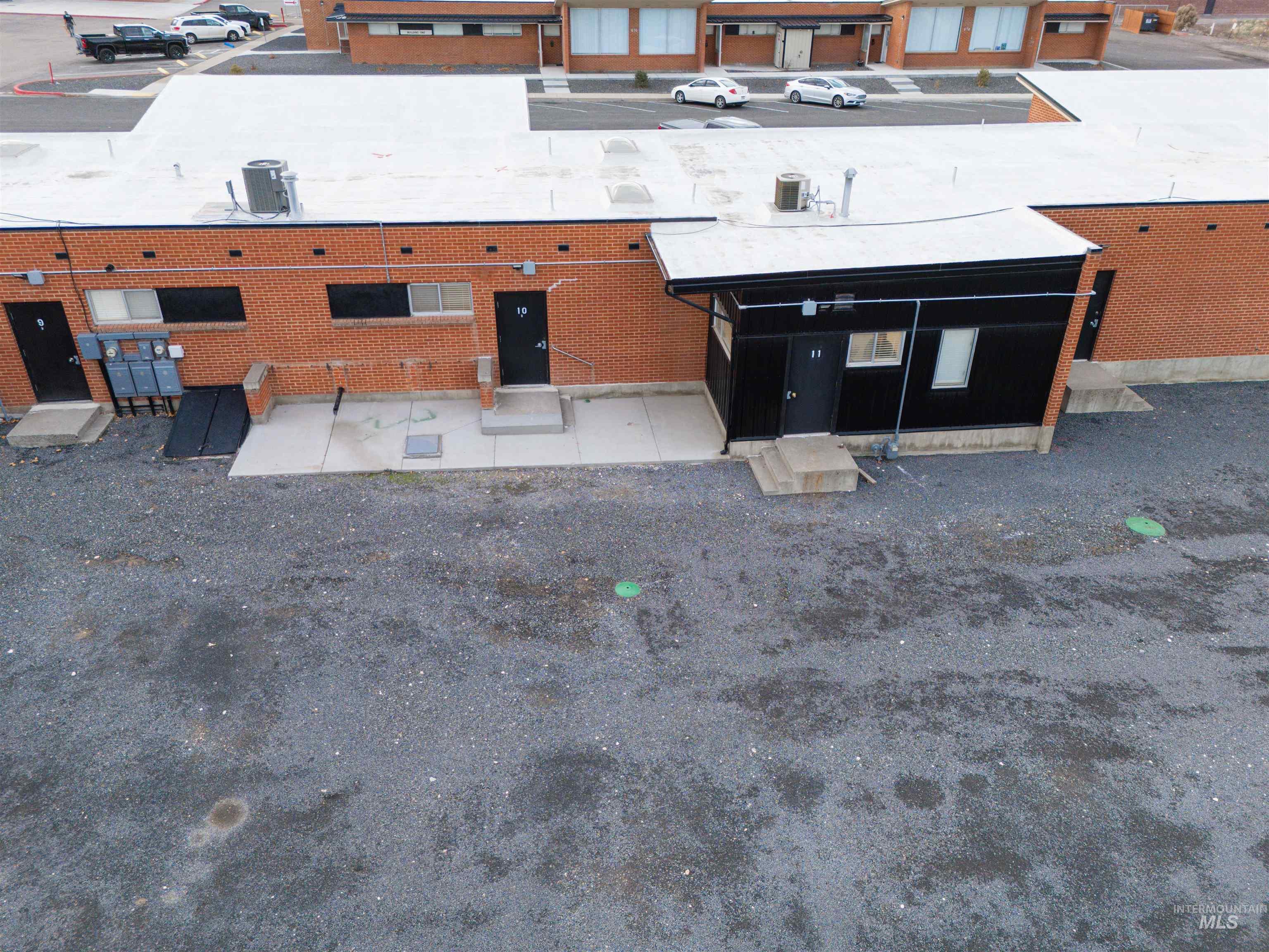 664 Shoup Ave W Property Photo 2