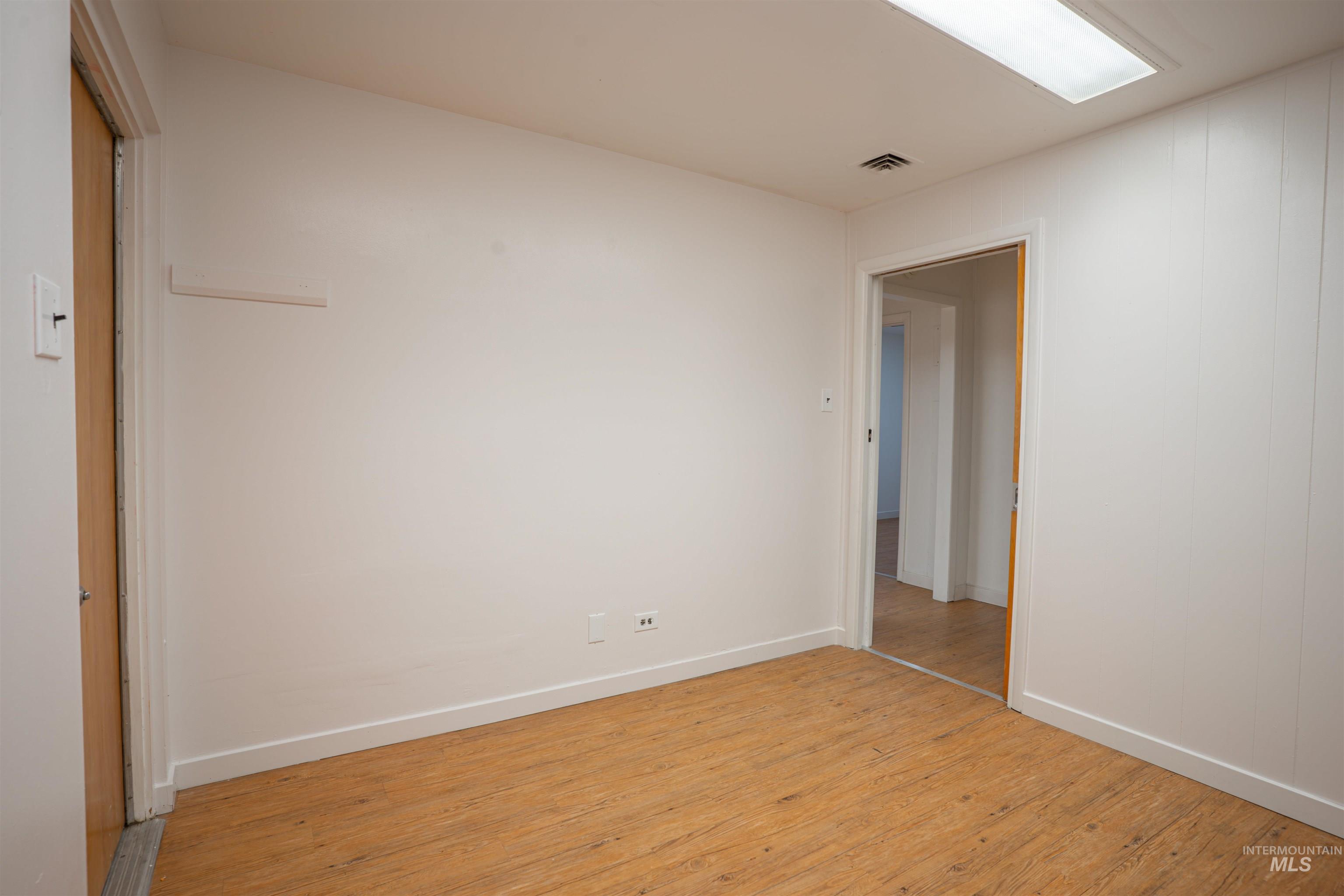 664 Shoup Ave W Property Photo 15
