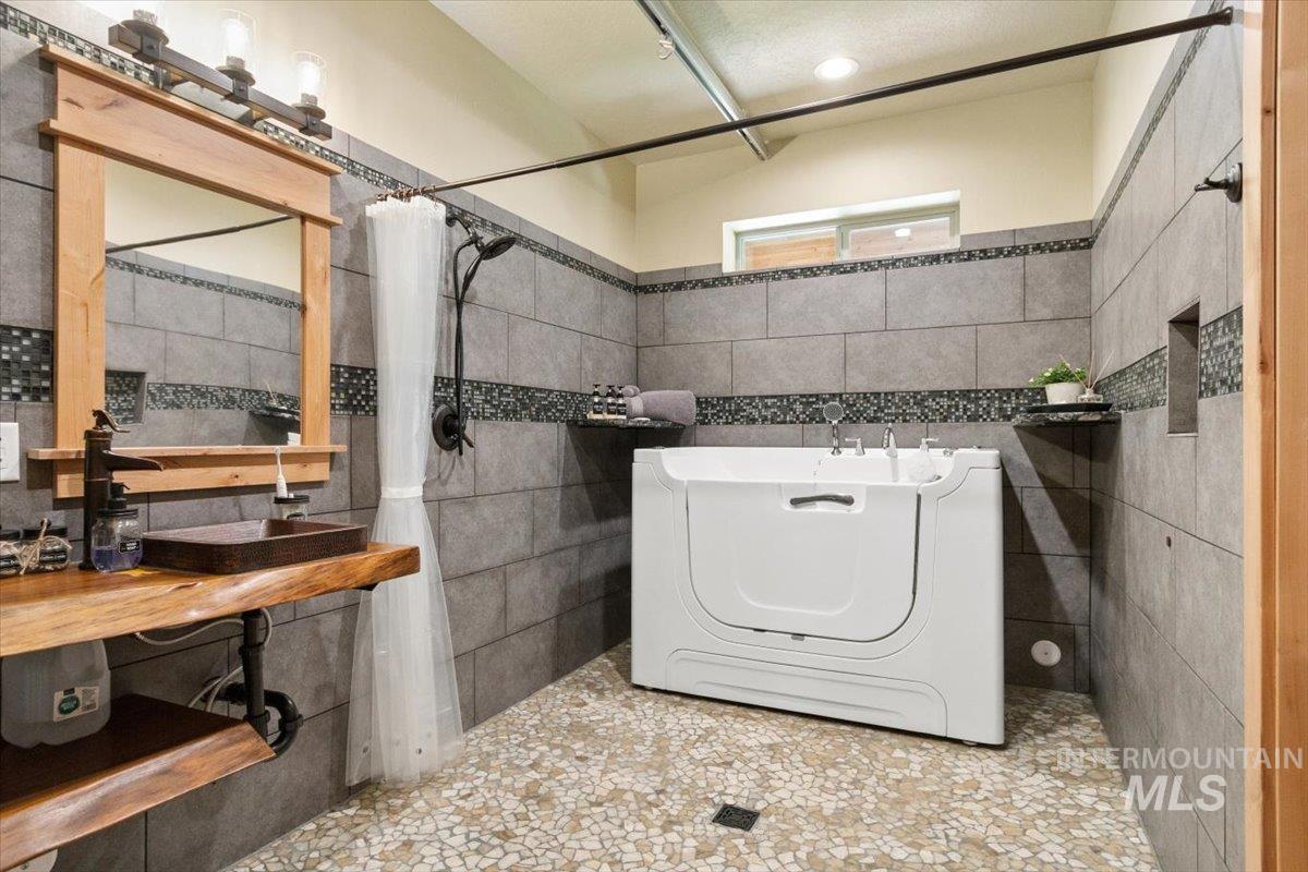 36 Kevins Way Property Photo 25