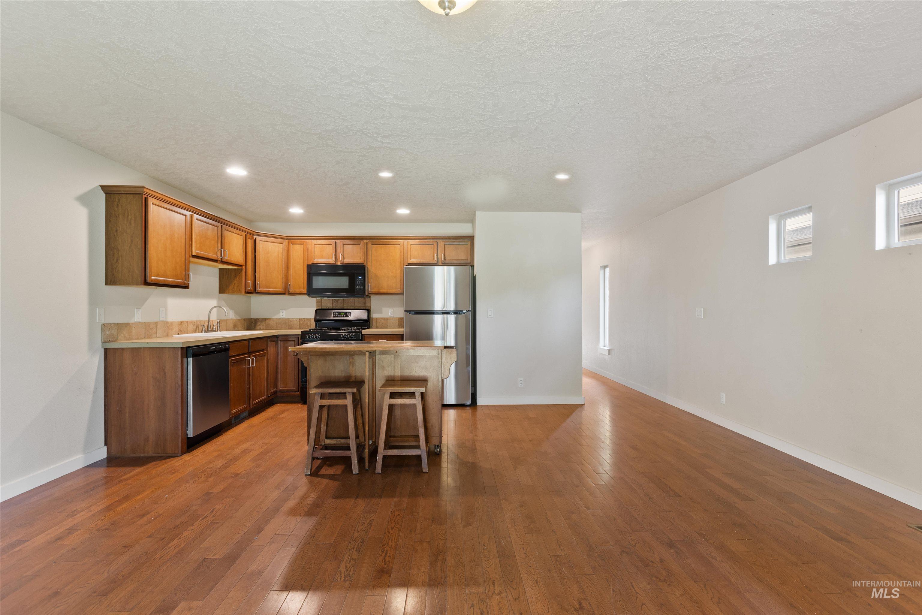2209 S Amy Property Photo 10