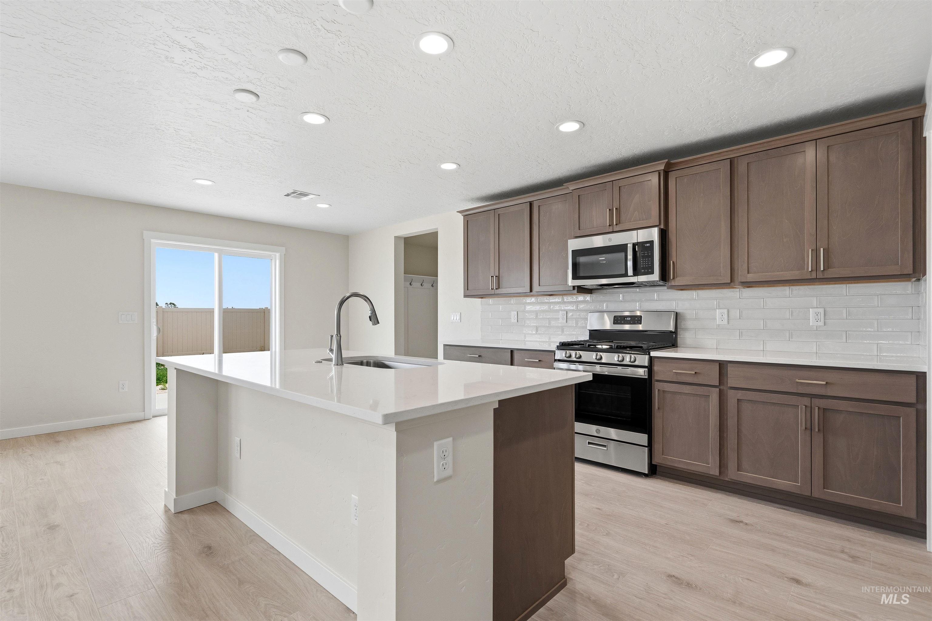 10179 Bellevue Ridge St Property Photo 4