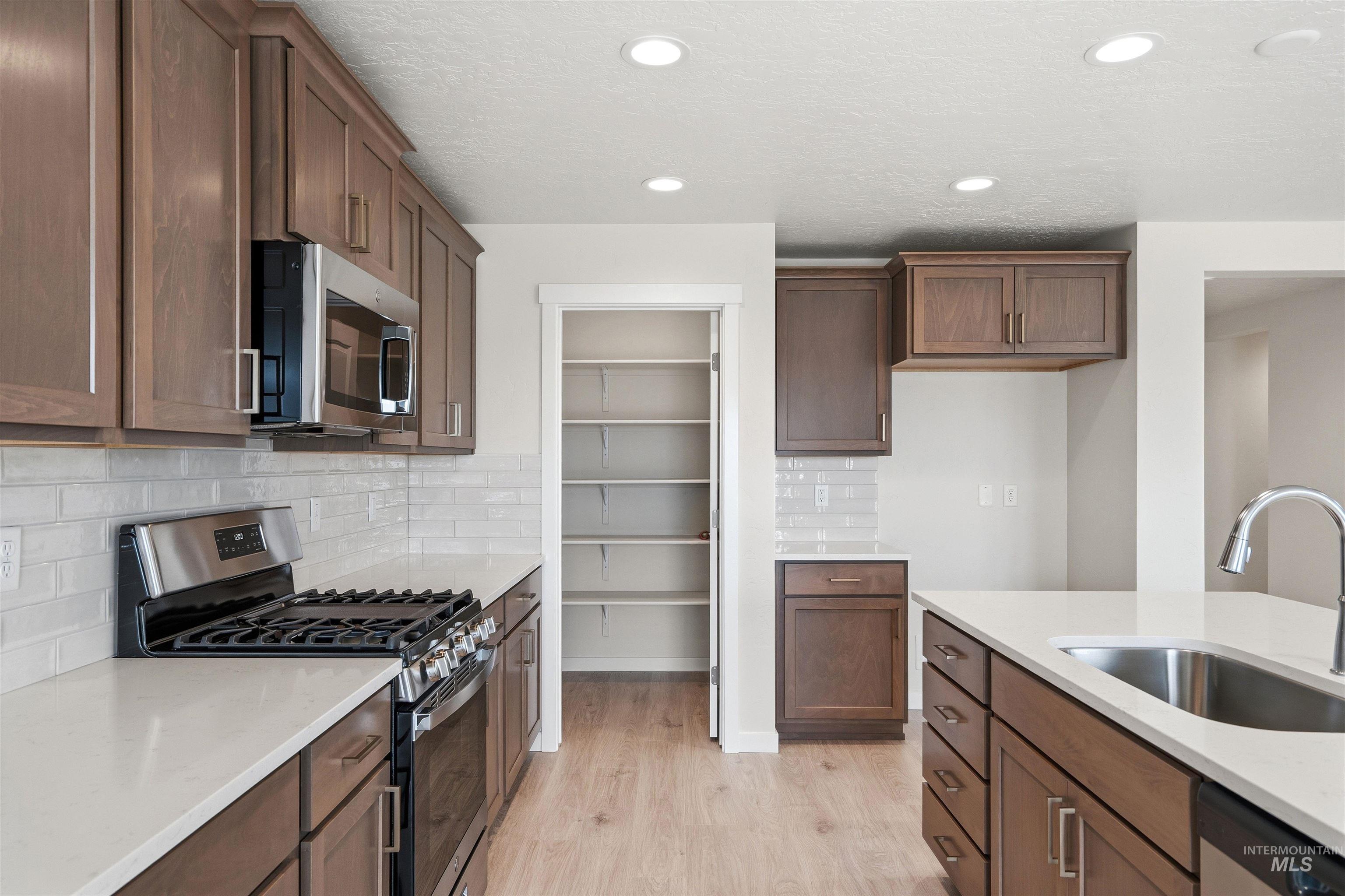 10179 Bellevue Ridge St Property Photo 6