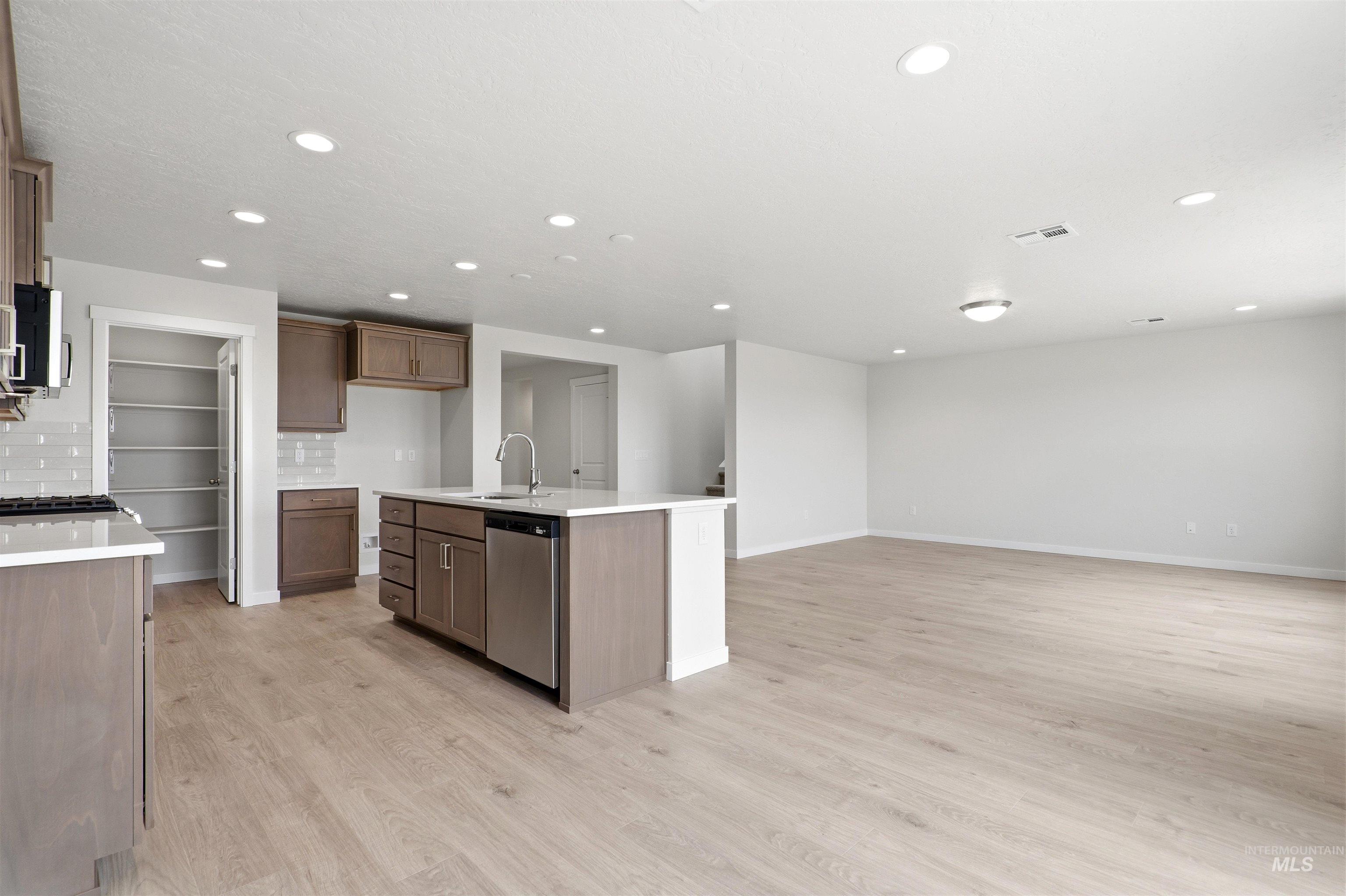 10179 Bellevue Ridge St Property Photo 11