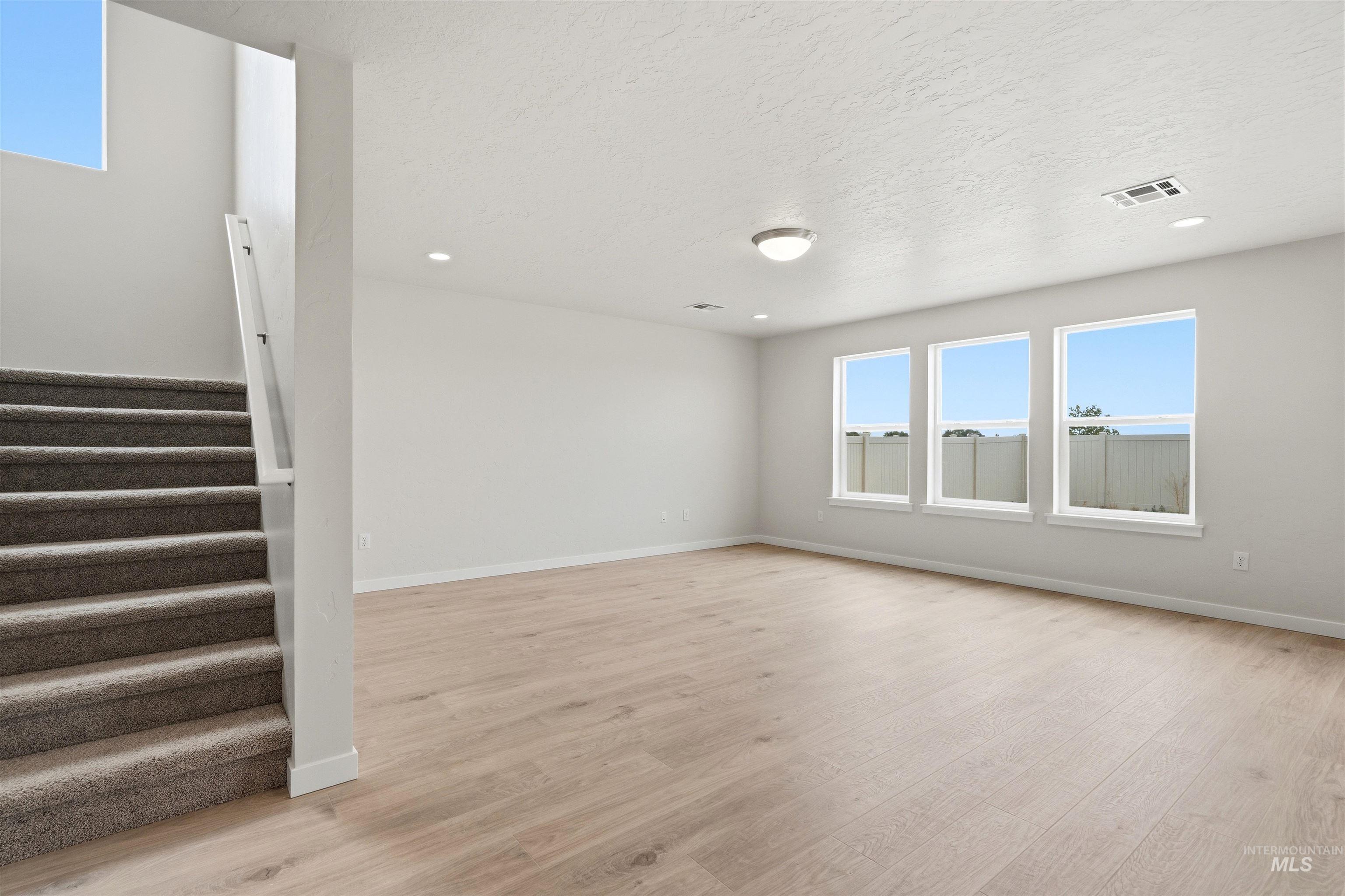 10179 Bellevue Ridge St Property Photo 13