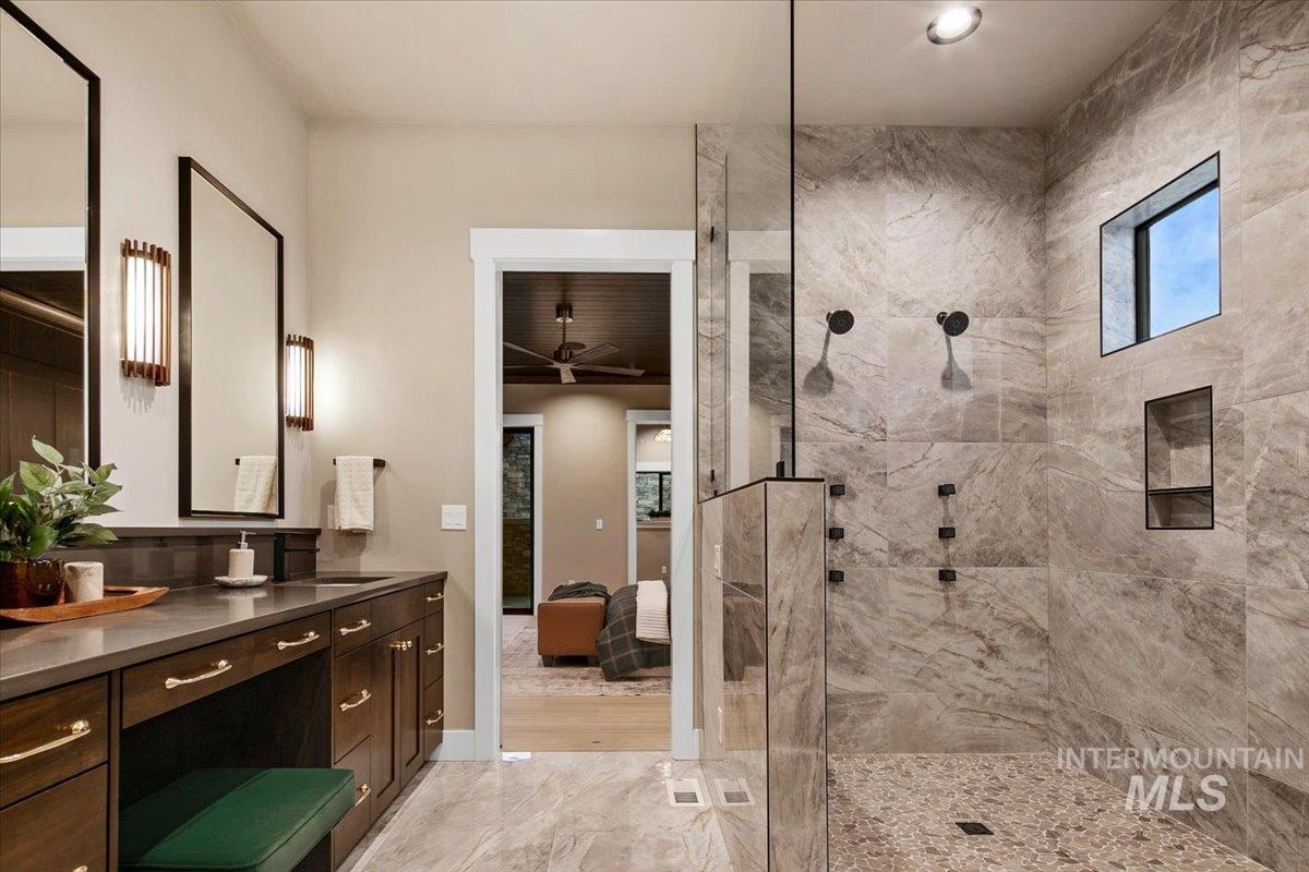 7017 N Cairnhill Way Property Photo 27