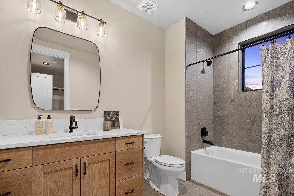 7017 N Cairnhill Way Property Photo 39