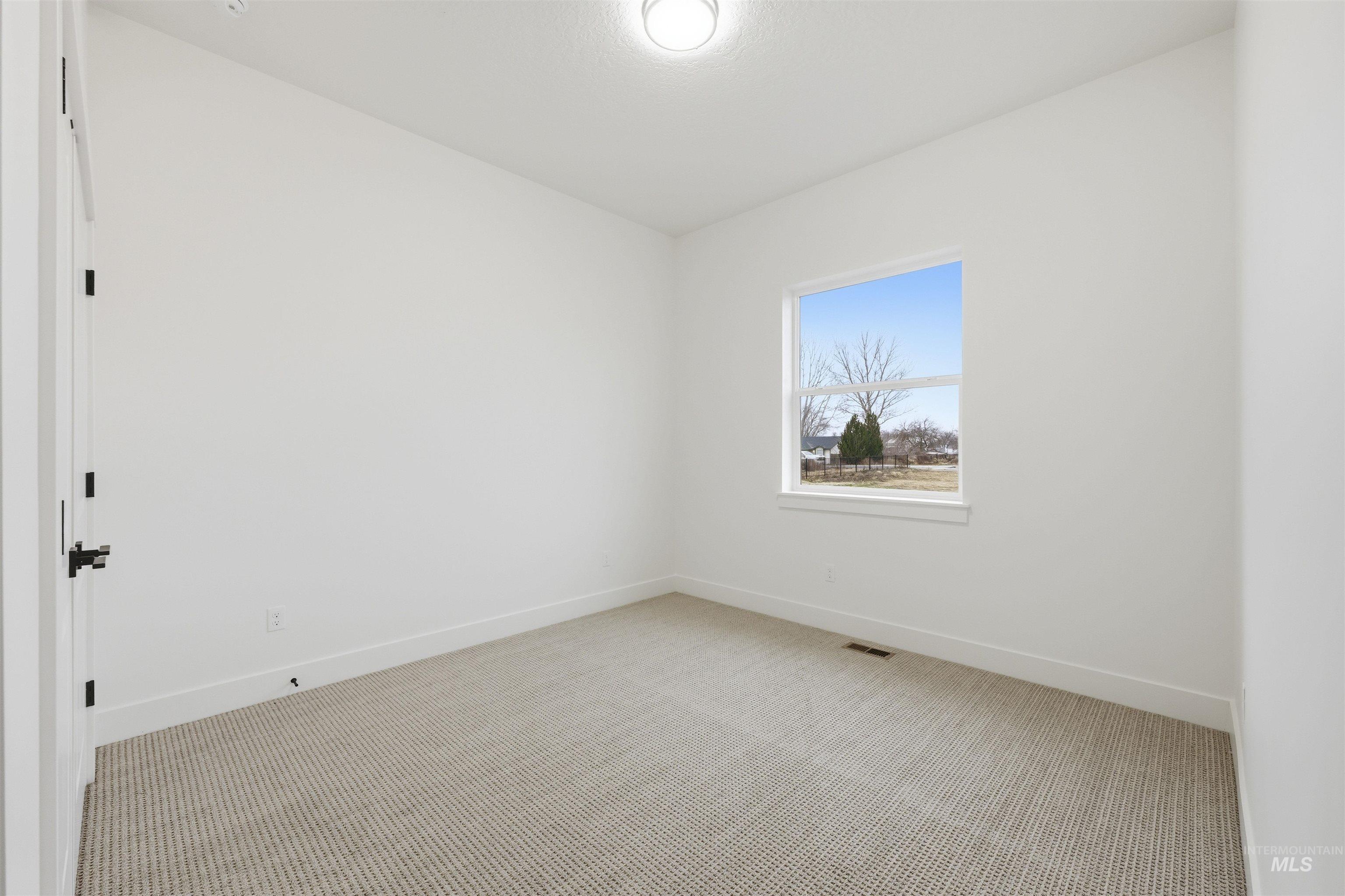 495 W Millstone St Property Photo 23