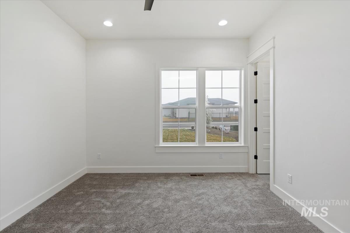 9953 S Peregrine Falcon Ave Property Photo 31