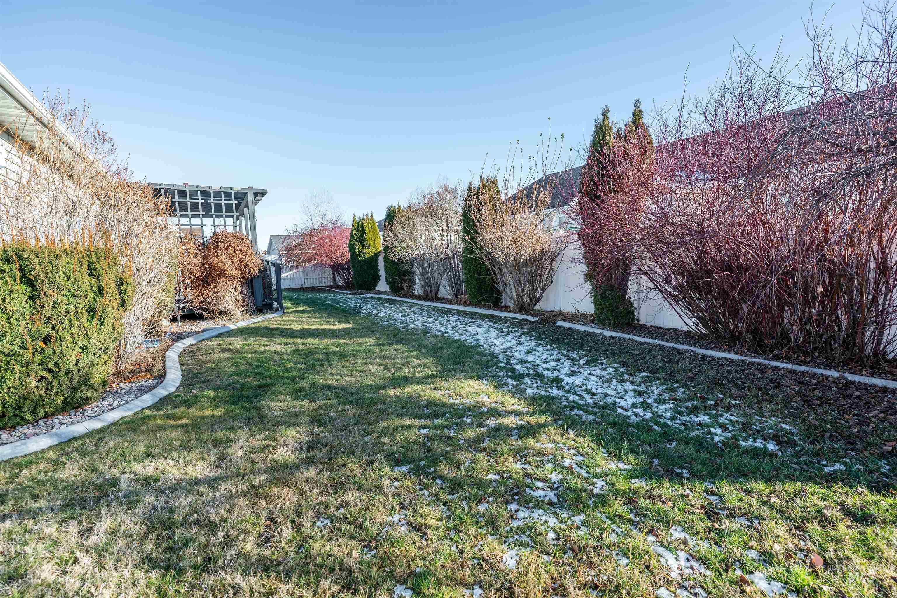 431 Pratt Pl Property Photo 4