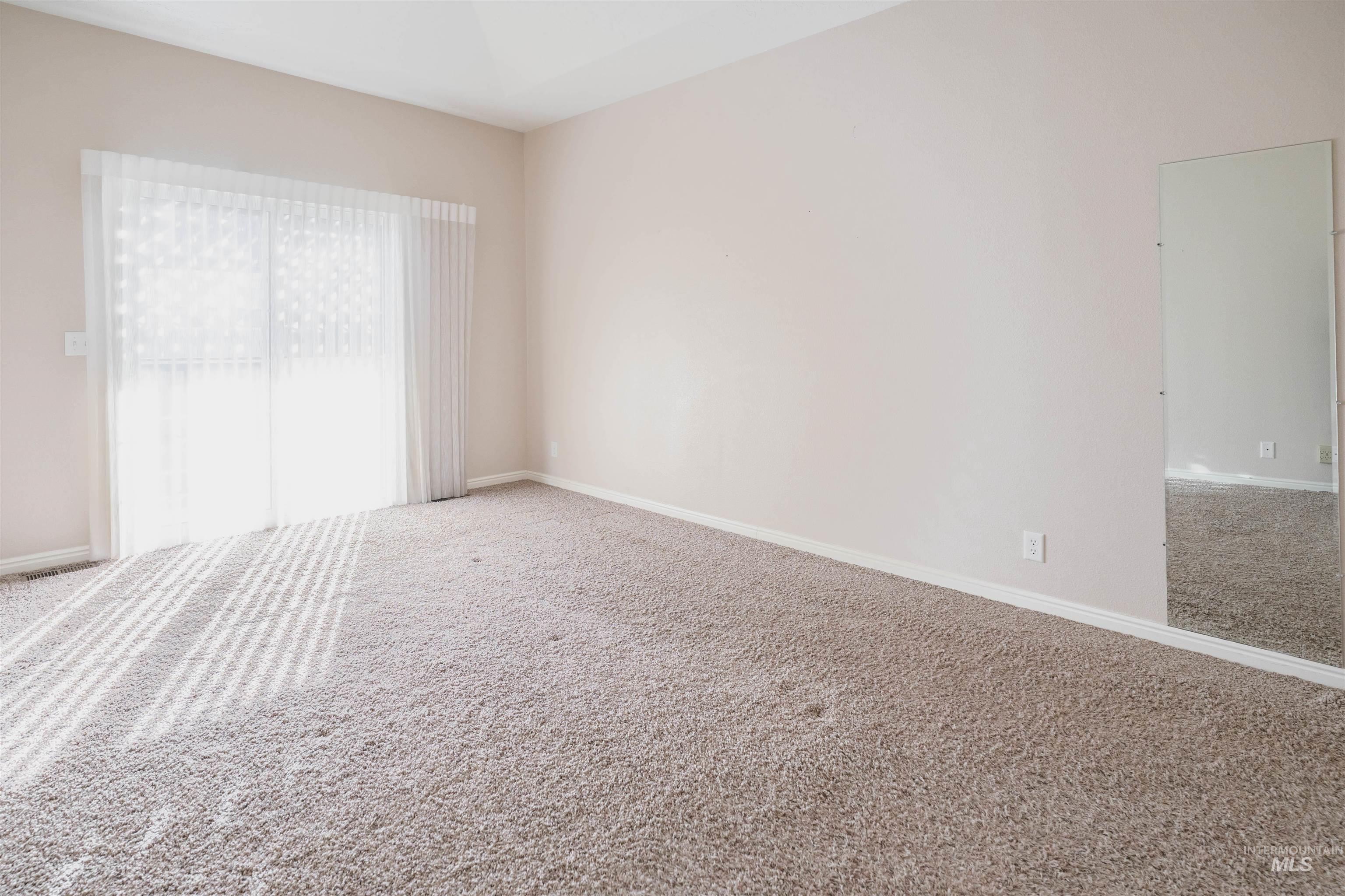 431 Pratt Pl Property Photo 16