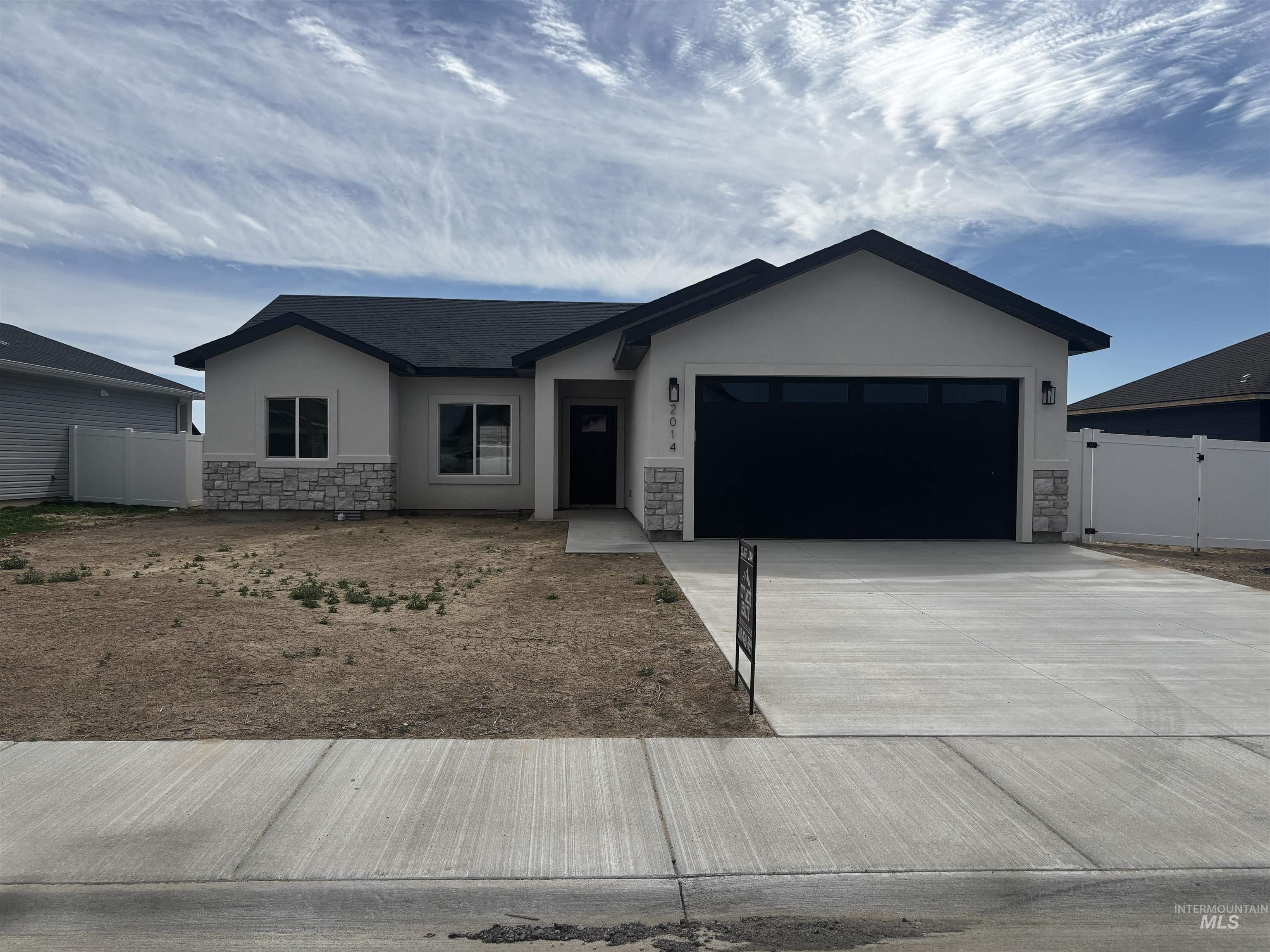 2014 Regan St Property Photo 1