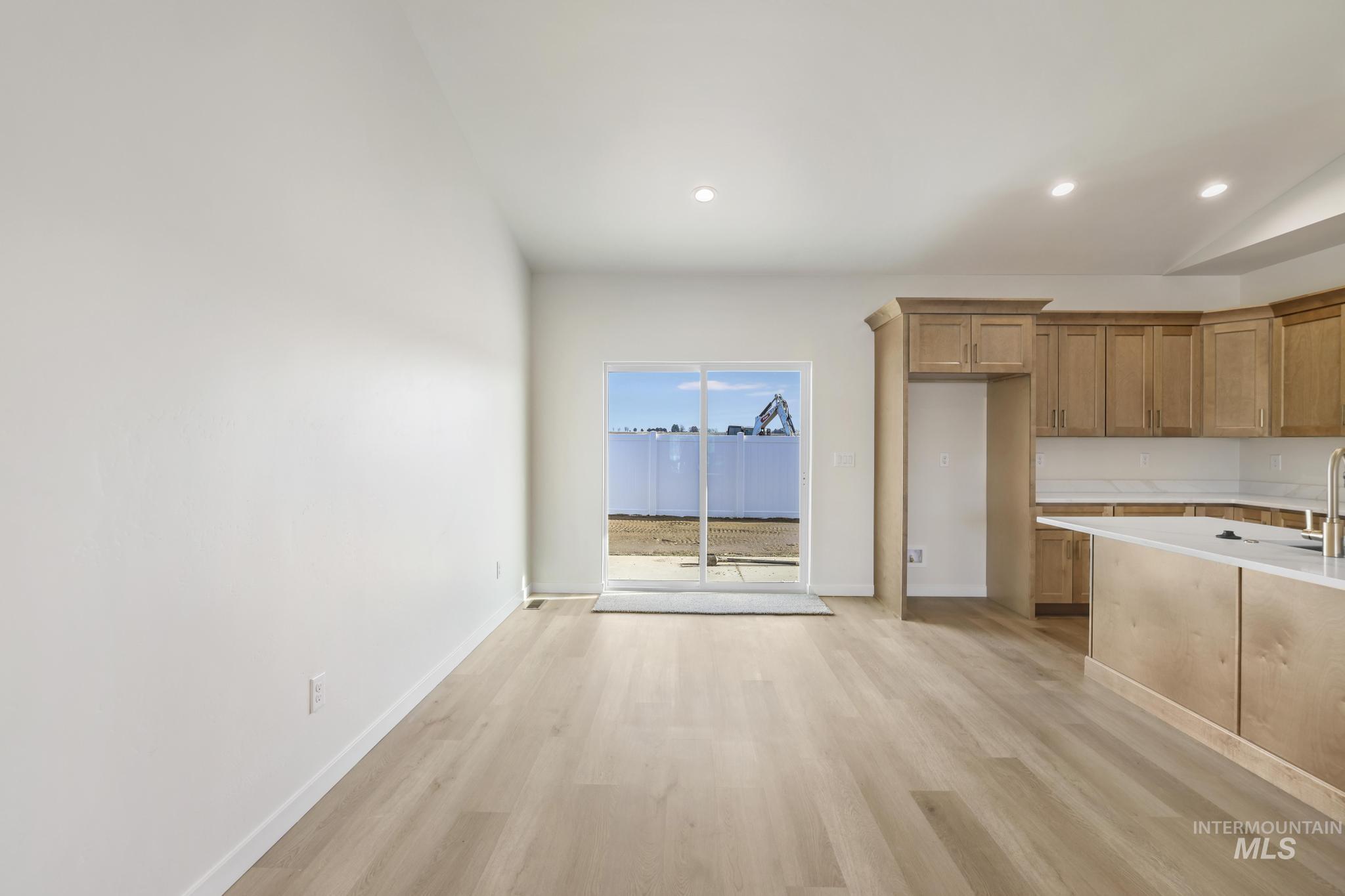 2014 Regan St Property Photo 9
