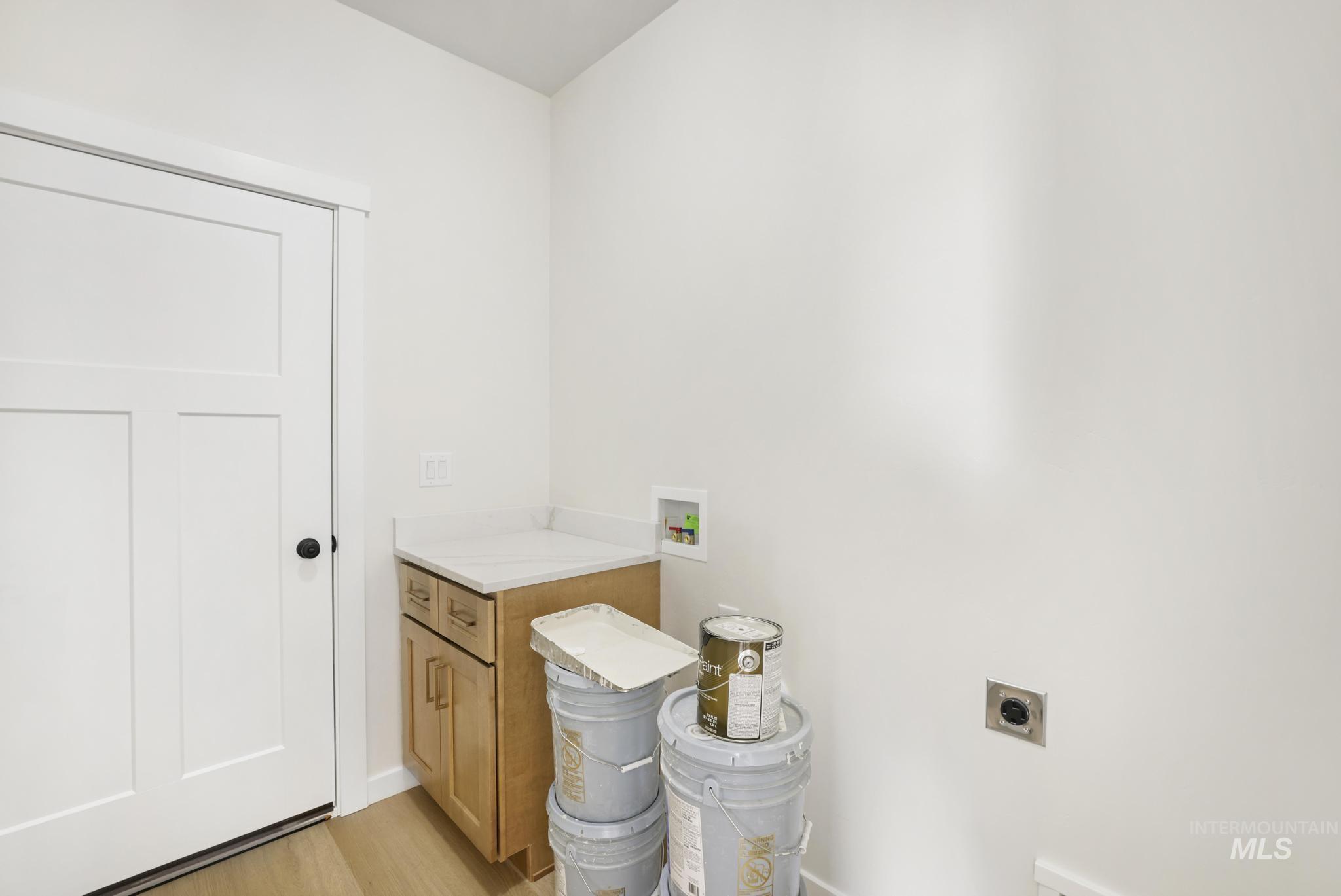 2014 Regan St Property Photo 15