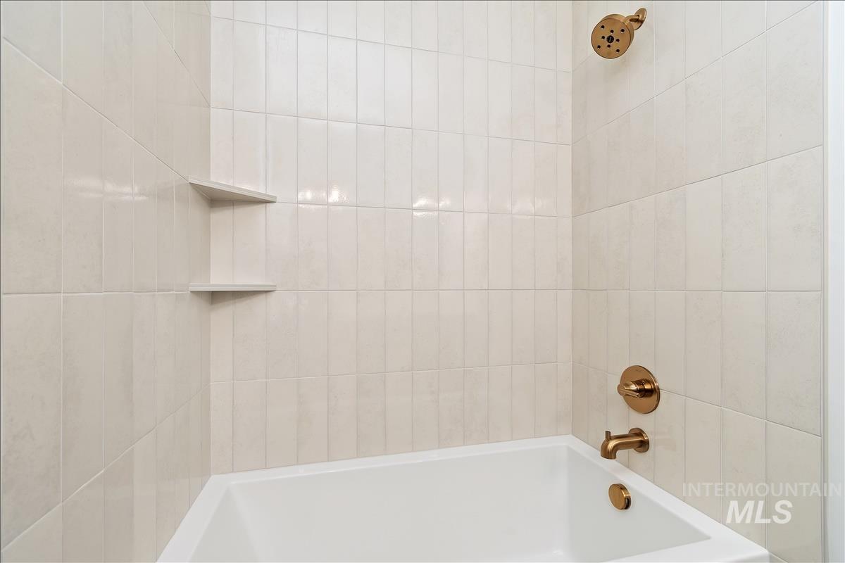 3506 N Templeton Way Property Photo 34