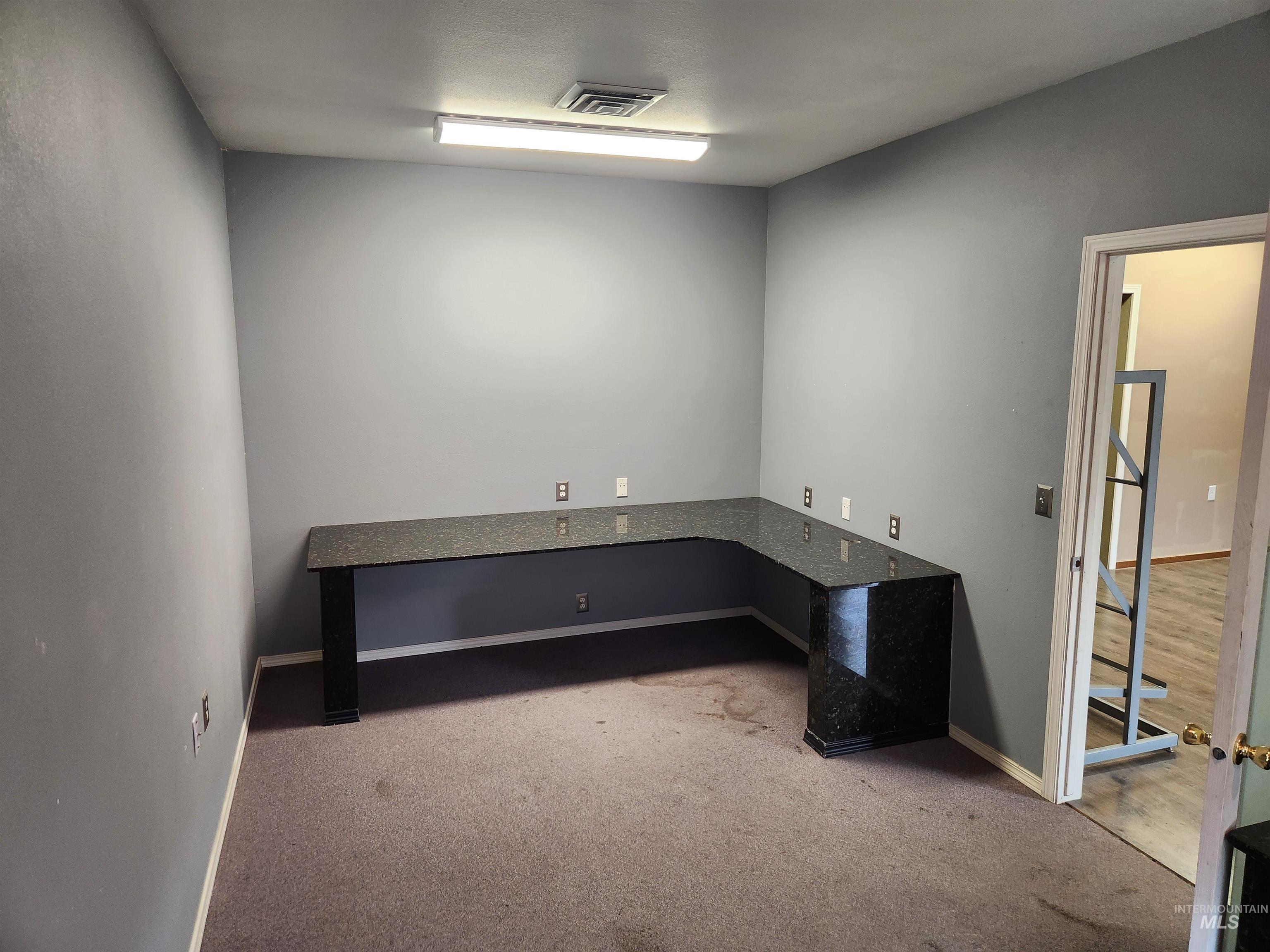 1337 Bridge St. Property Photo 11