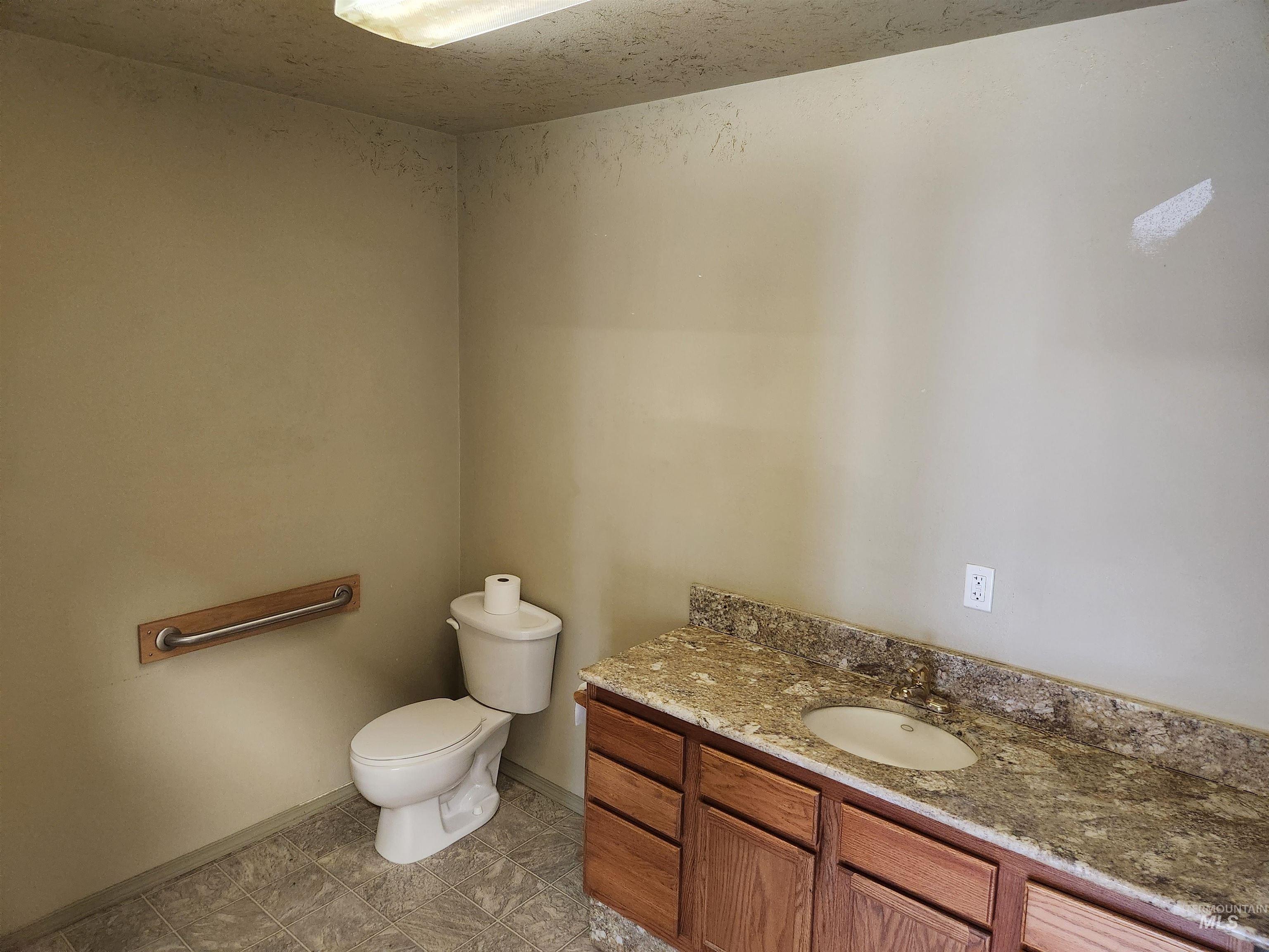 1337 Bridge St. Property Photo 14