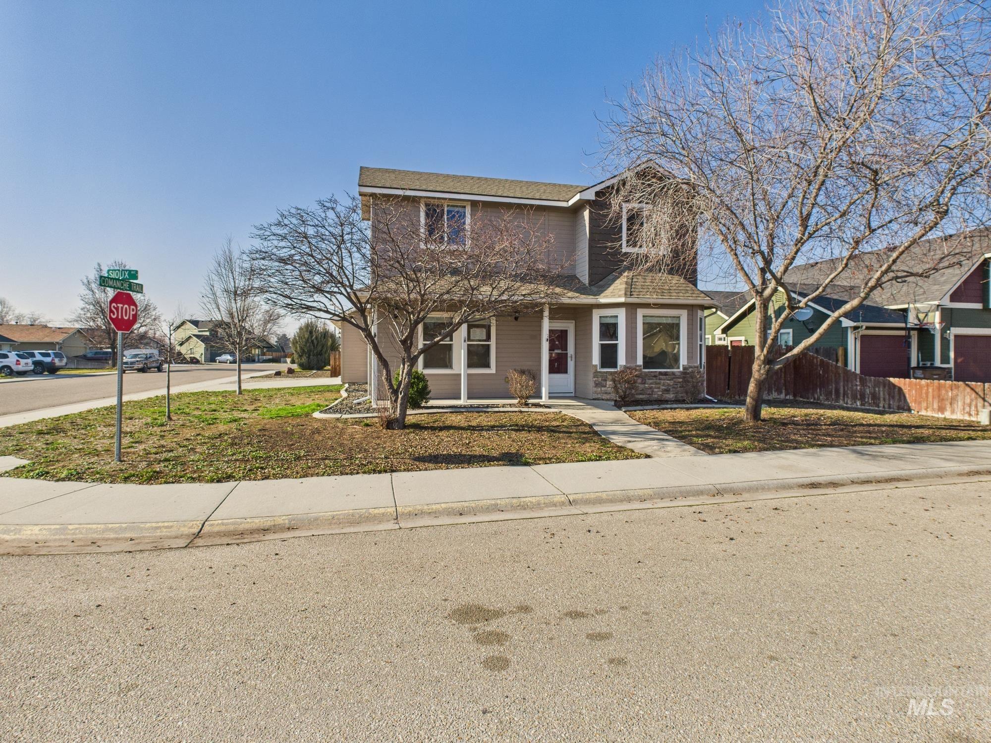 819 Sioux Ave Property Photo 1