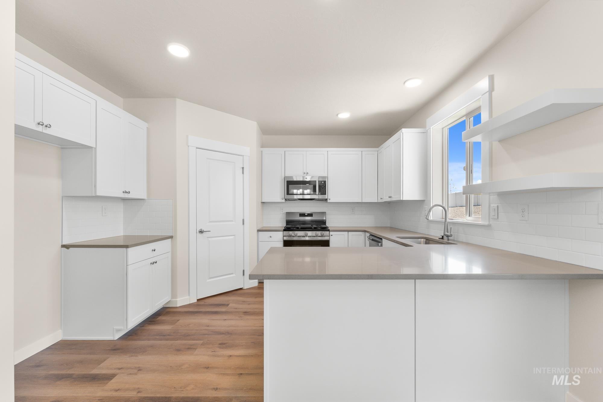 2049 Sumac Ave. Property Photo 3
