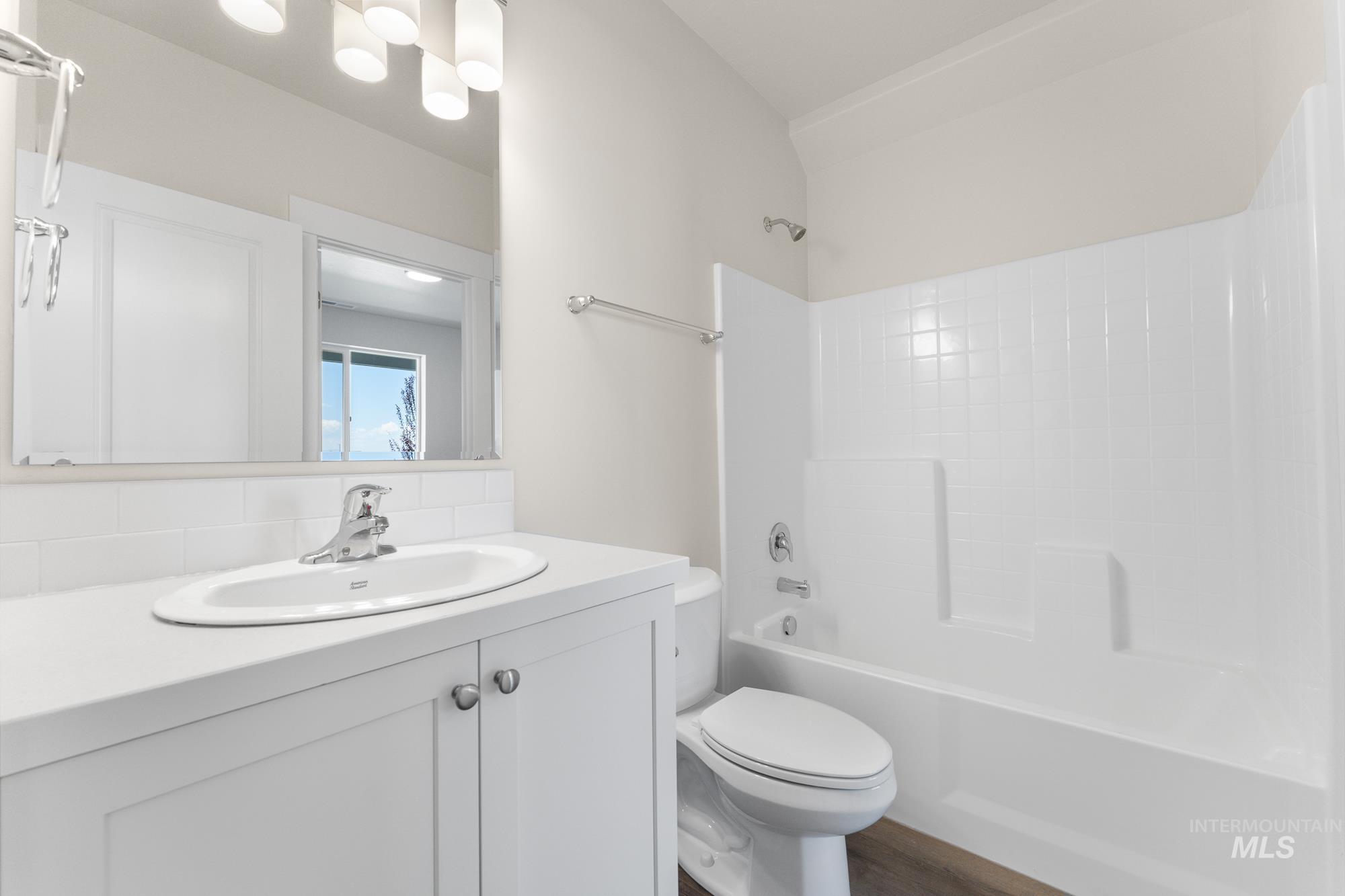 2049 Sumac Ave. Property Photo 8