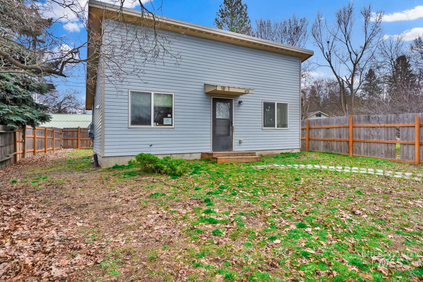 4715 Reeves Property Photo 1