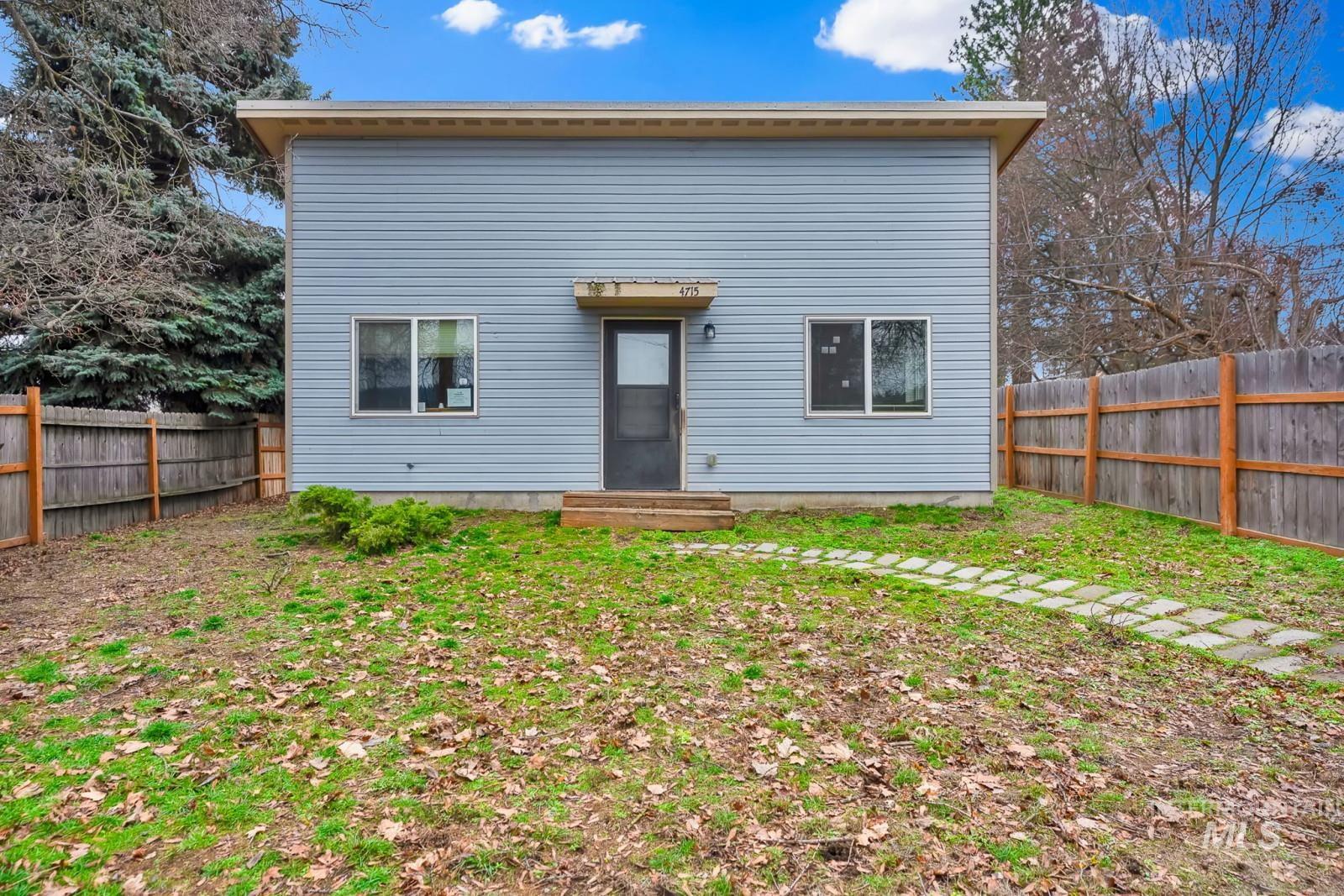 4715 Reeves Property Photo 2