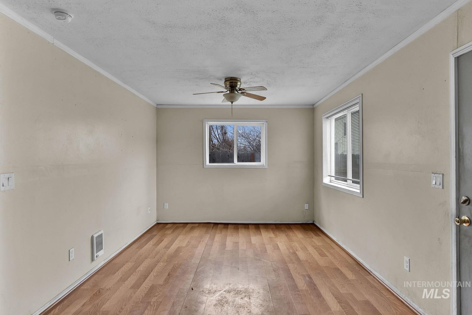 4715 Reeves Property Photo 4