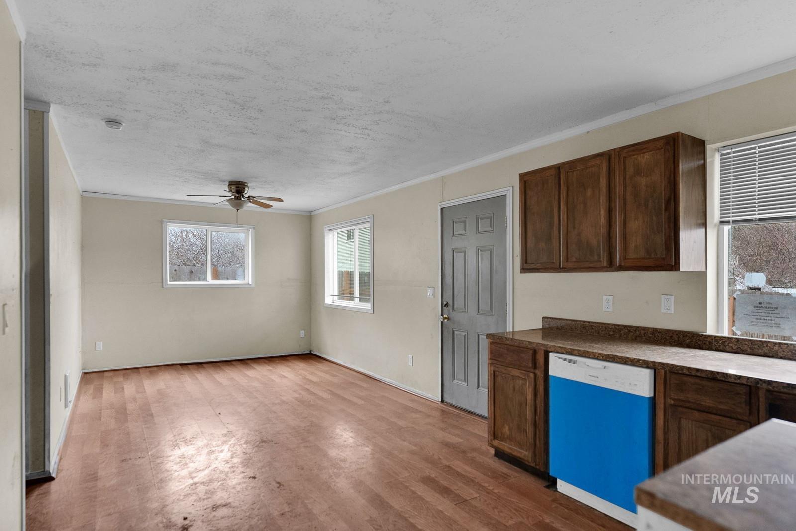 4715 Reeves Property Photo 6