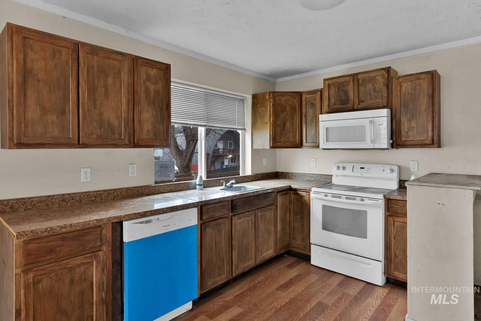 4715 Reeves Property Photo 9